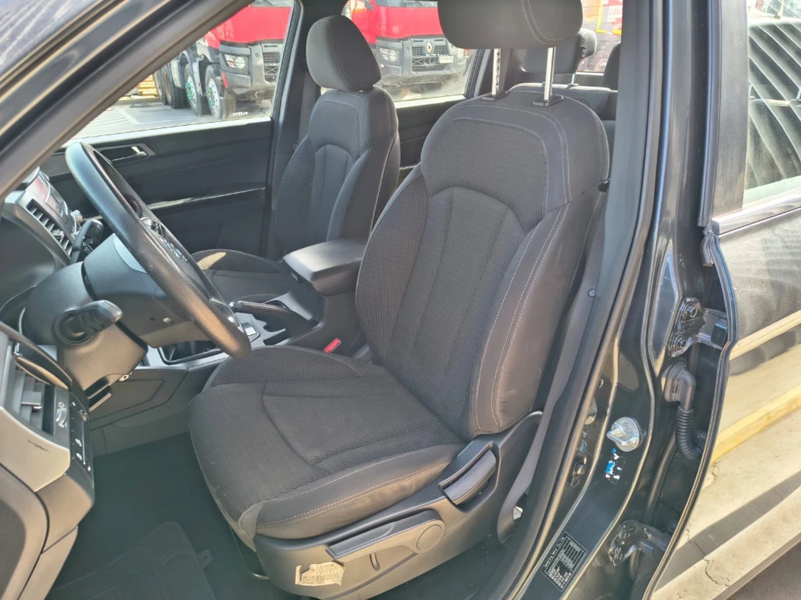 SsangYong Grand musso 2023 - Imagen 14 de 20