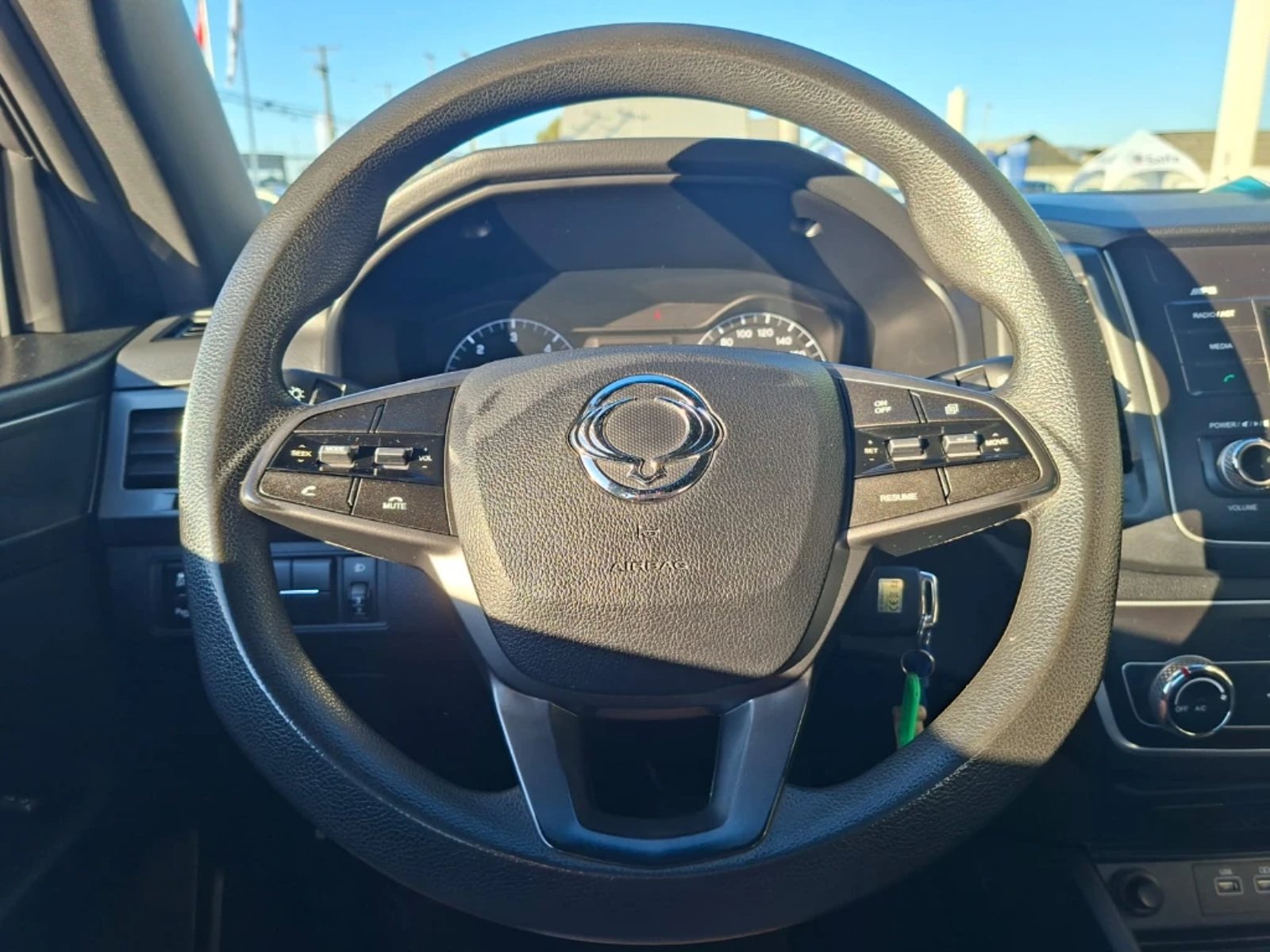 SSANGYONG GRAND MUSSO 2023 - Imagen 16 de 20