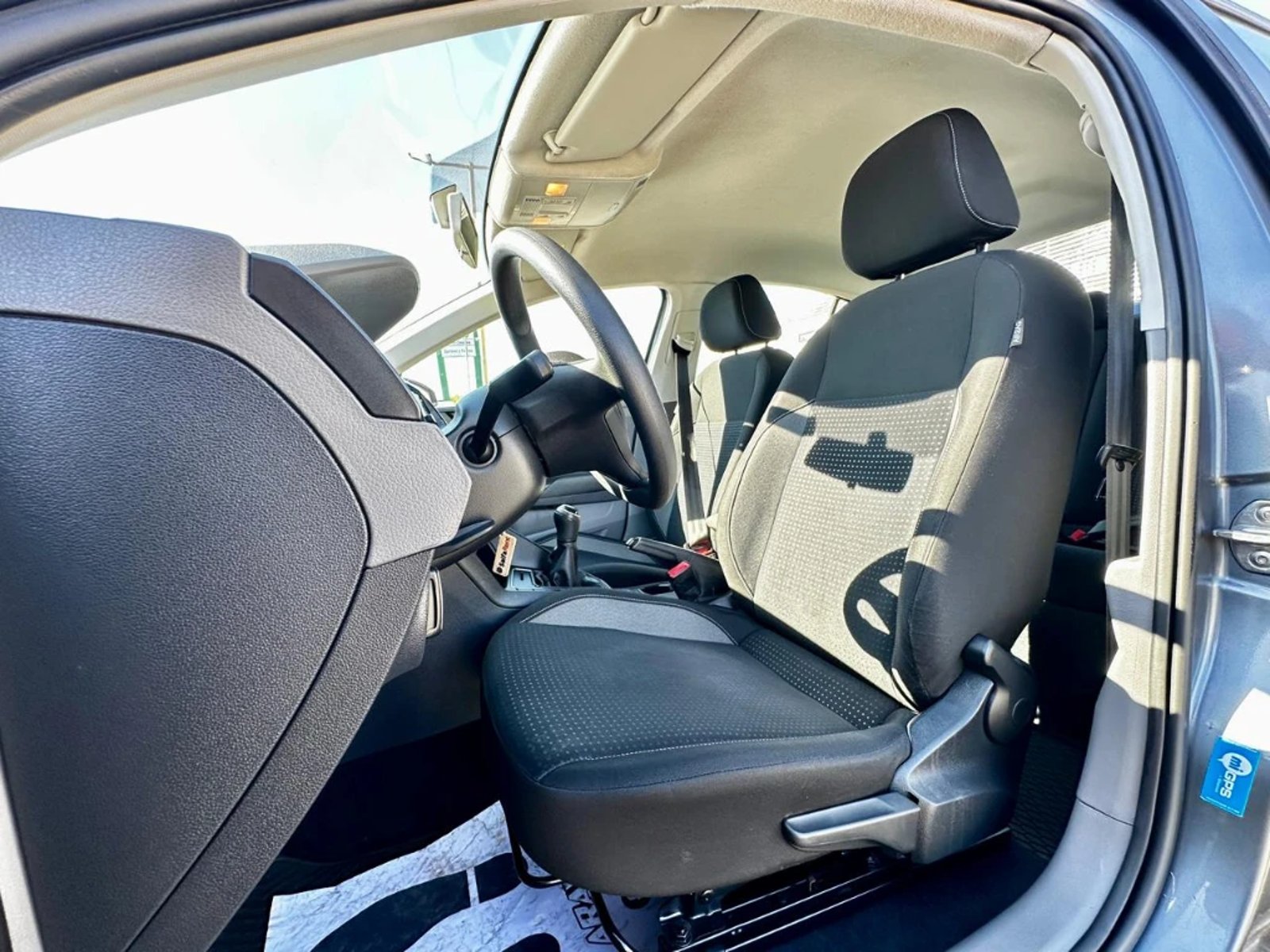 VOLKSWAGEN VIRTUS 2023 - Imagen 12 de 20