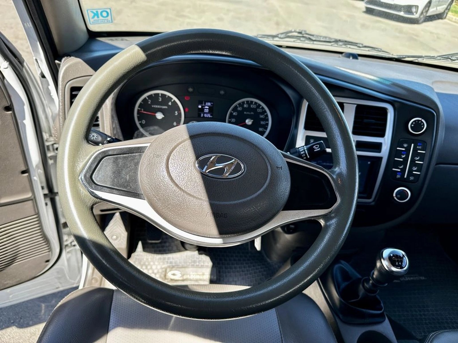 HYUNDAI PORTER 2023 - Imagen 15 de 20