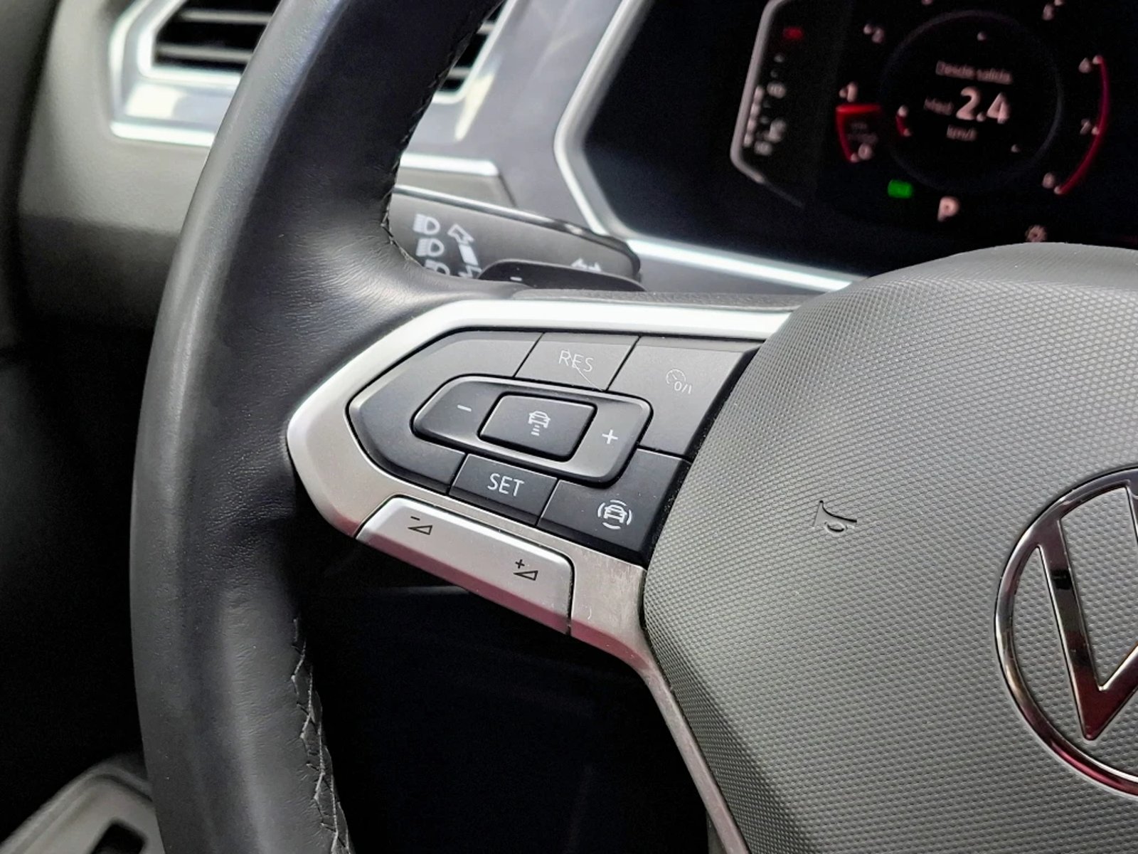 VOLKSWAGEN TIGUAN 2024 - Imagen 15 de 20