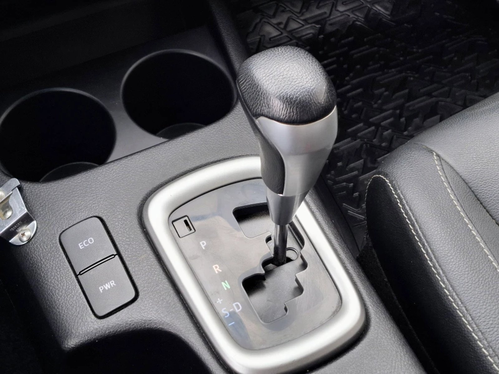 TOYOTA HILUX 2023 - Imagen 19 de 20