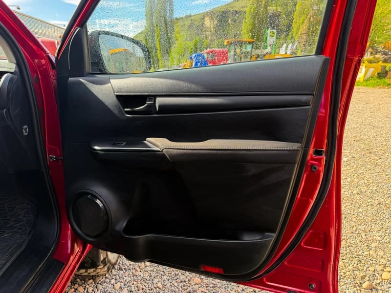 Toyota Hilux 2024 - Imagen 11 de 19