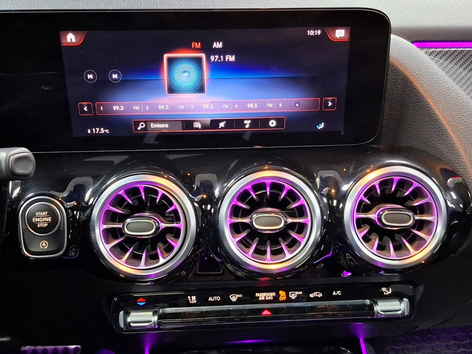 MERCEDES-BENZ GLA 220 2023 - Imagen 19 de 20