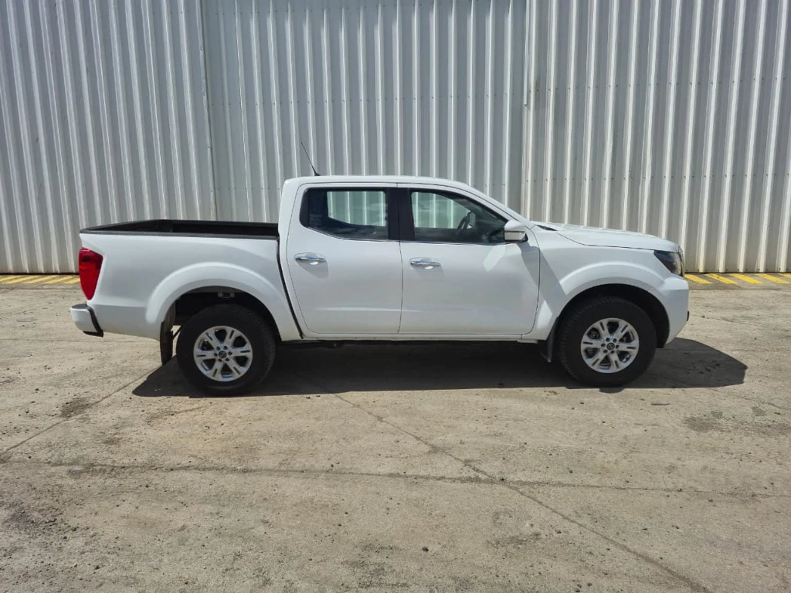 Nissan Navara 2023 - Foto 4 de 20
