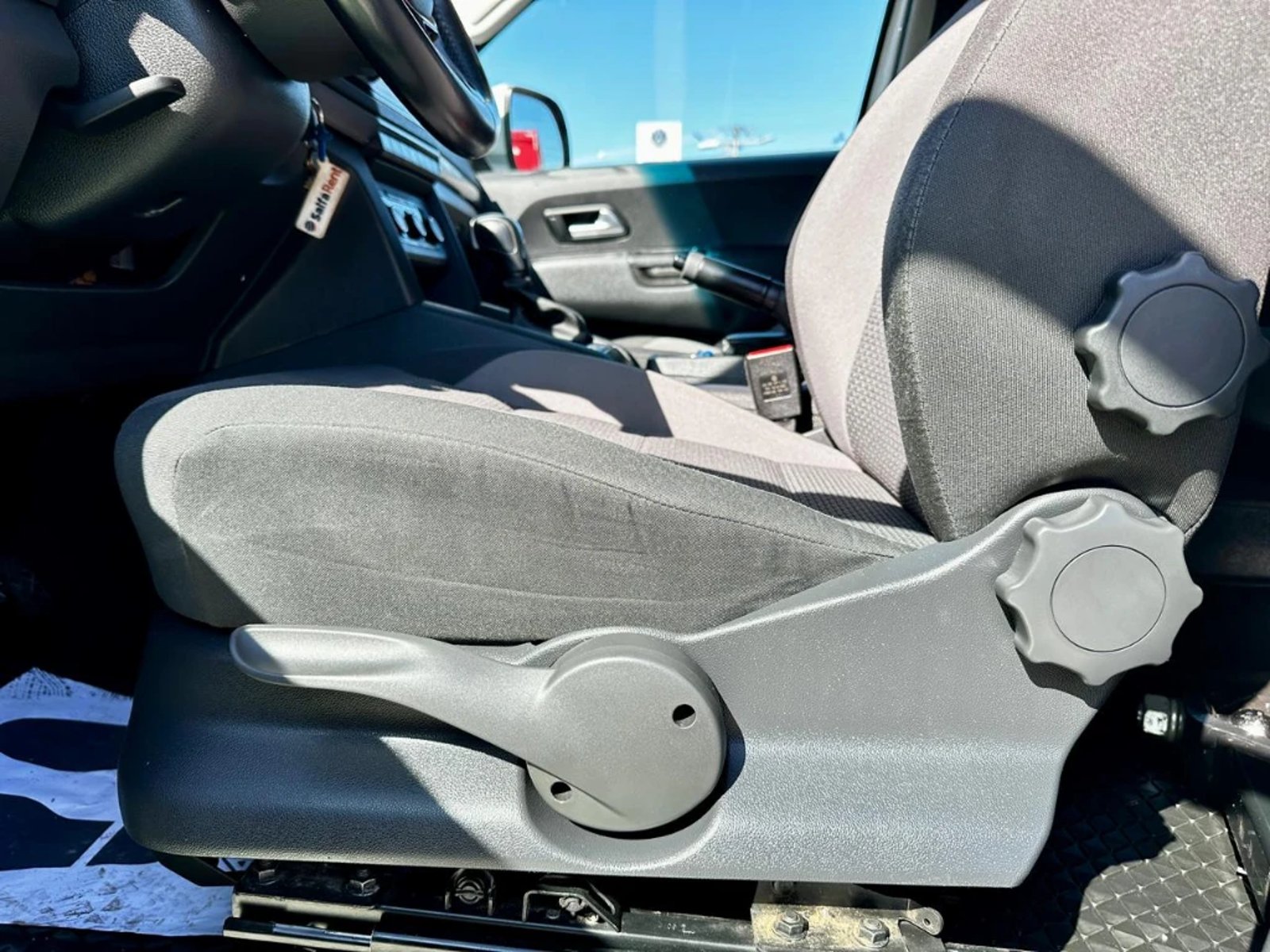 VOLKSWAGEN AMAROK 2023 - Imagen 14 de 20