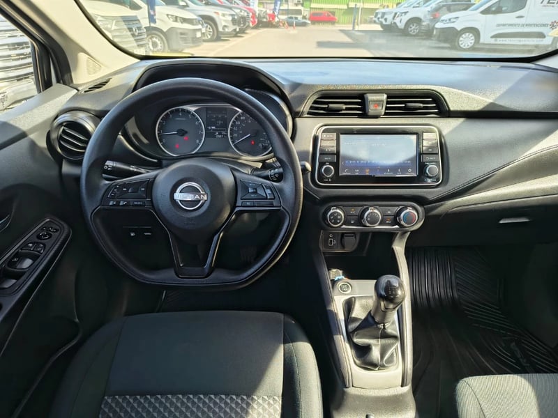Nissan Versa 2024 - Imagen 13 de 20