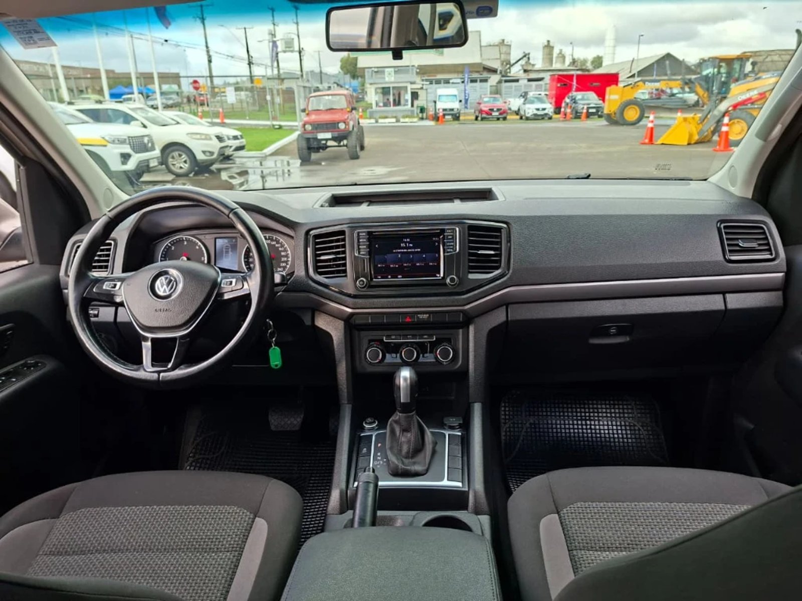 VOLKSWAGEN AMAROK 2023 - Imagen 16 de 20