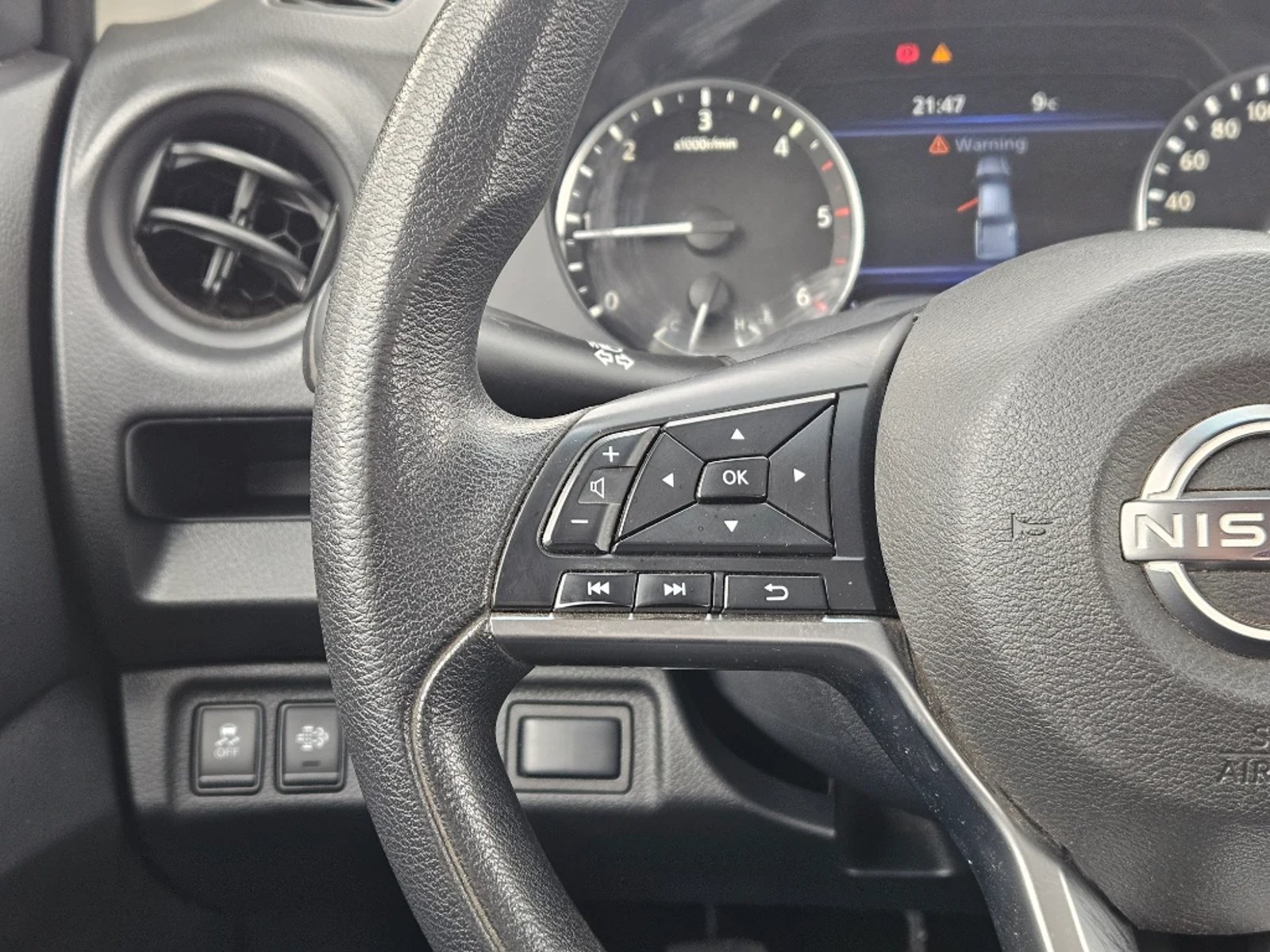 Nissan Navara 2023 - Imagen 18 de 20