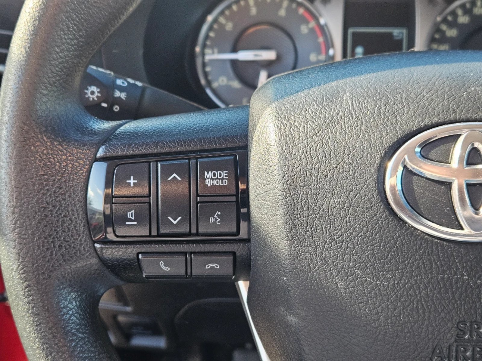 Toyota Hilux 2023 - Imagen 18 de 20