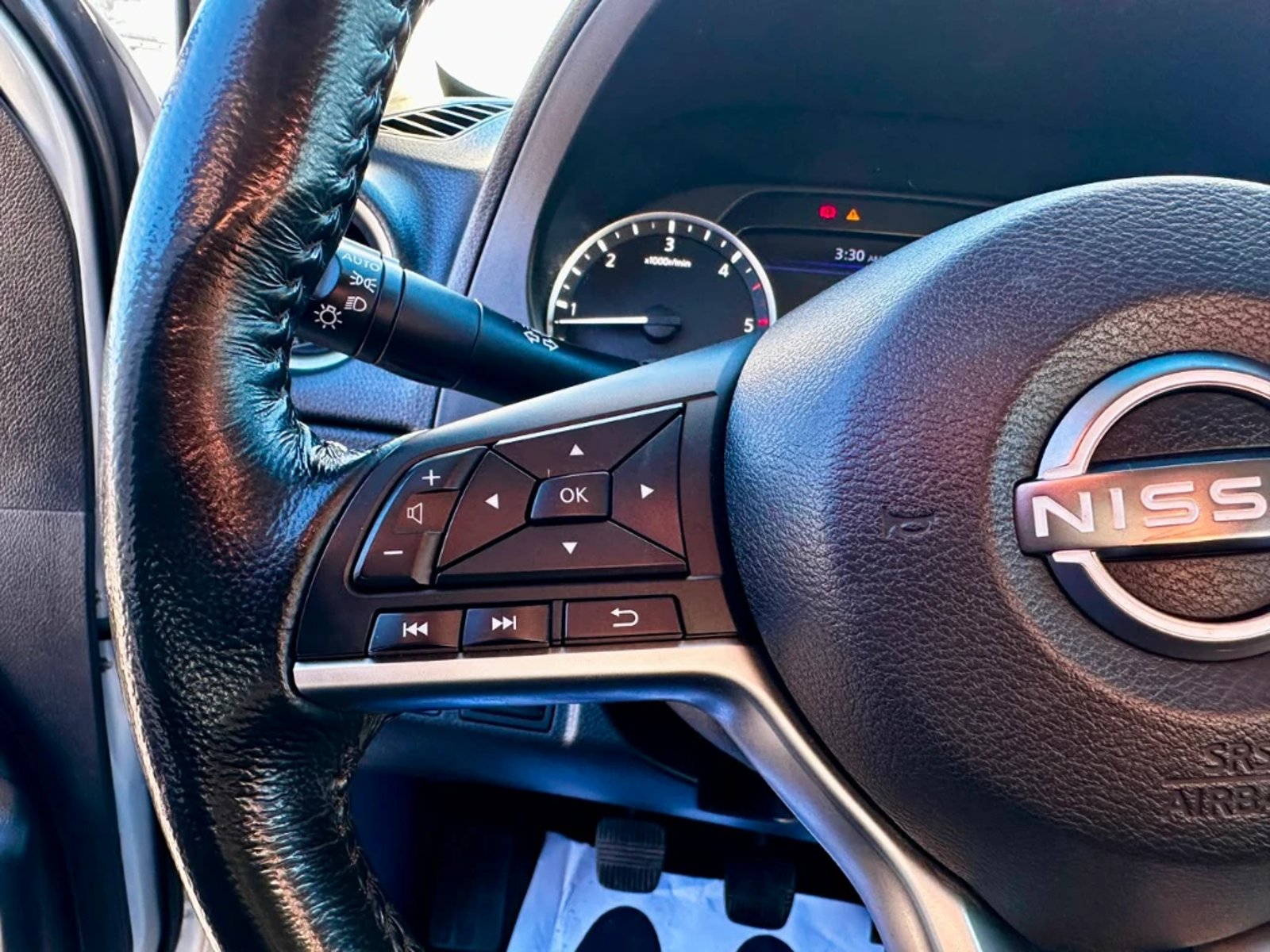Nissan Navara 2023 - Imagen 17 de 20
