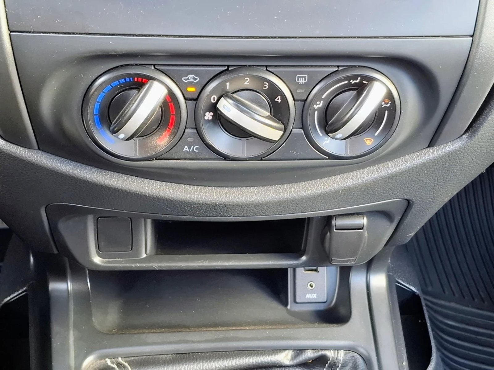 NISSAN NAVARA 2023 - Imagen 17 de 20