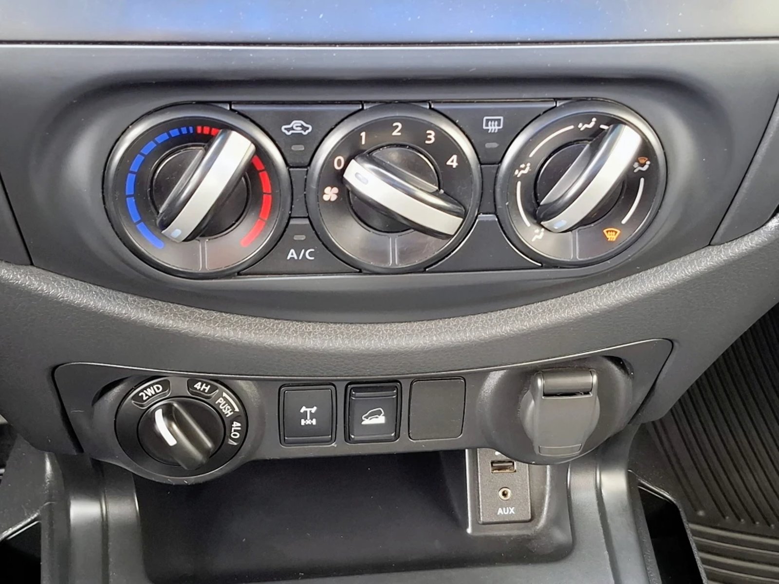 NISSAN NAVARA 2023 - Imagen 18 de 20
