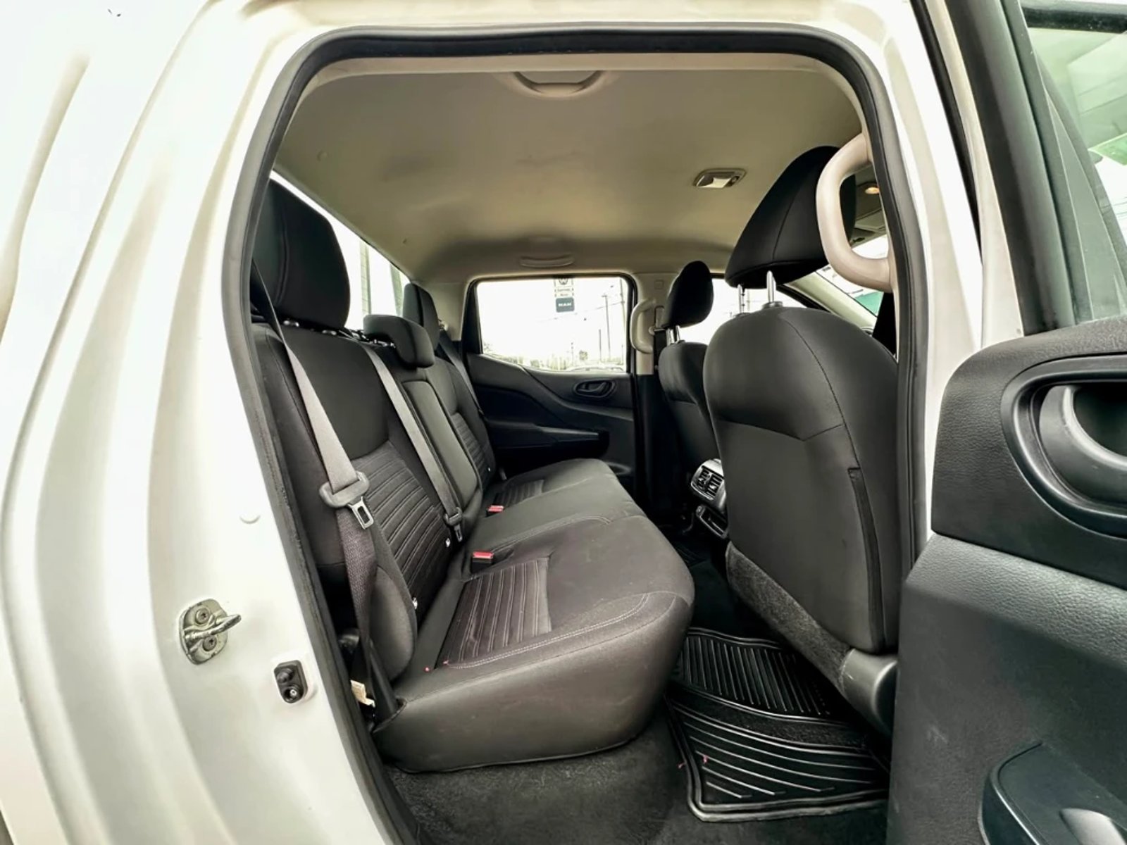 Nissan Navara 2023 - Imagen 19 de 20