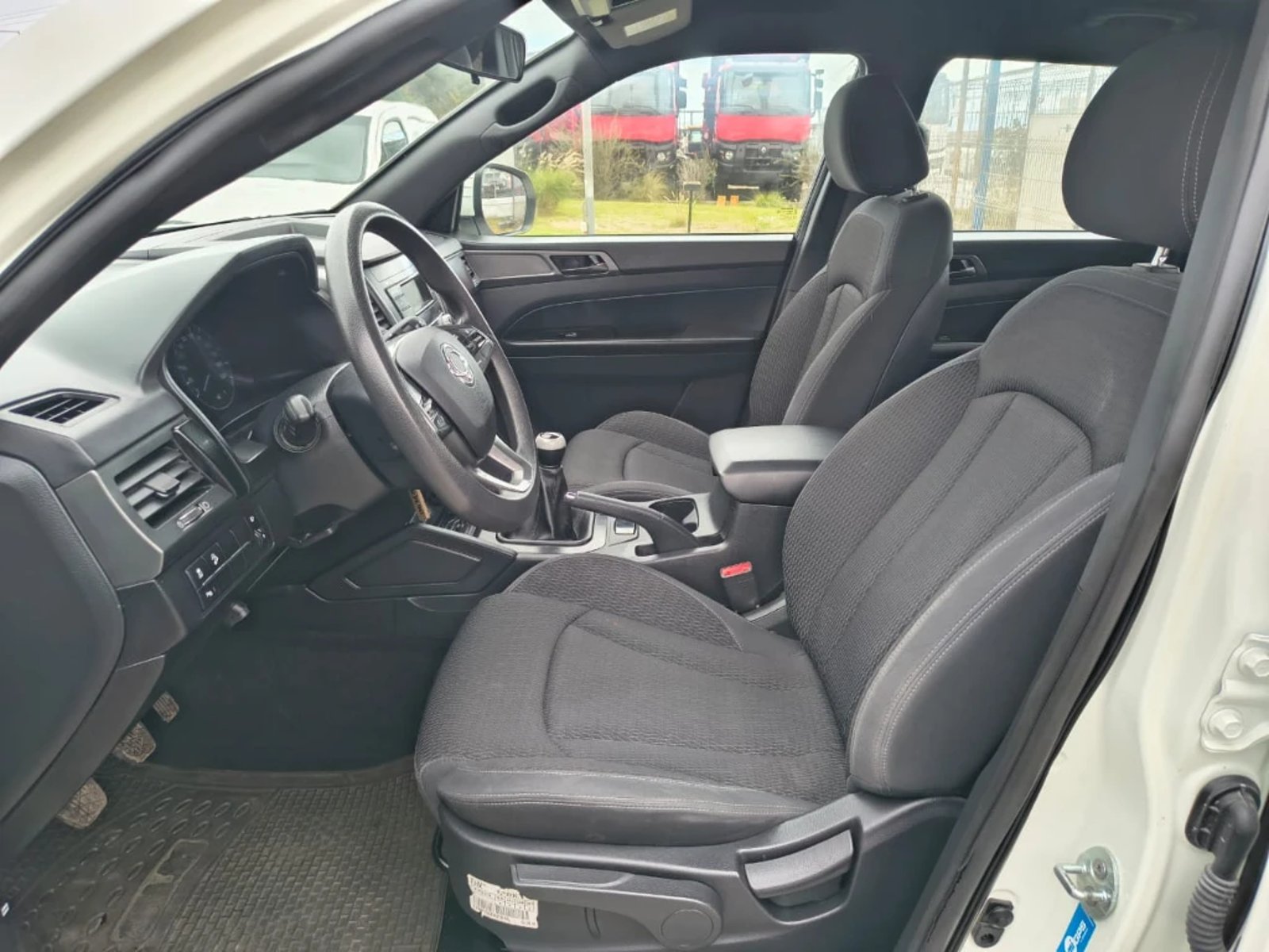 SsangYong Grand musso 2023 - Imagen 13 de 20