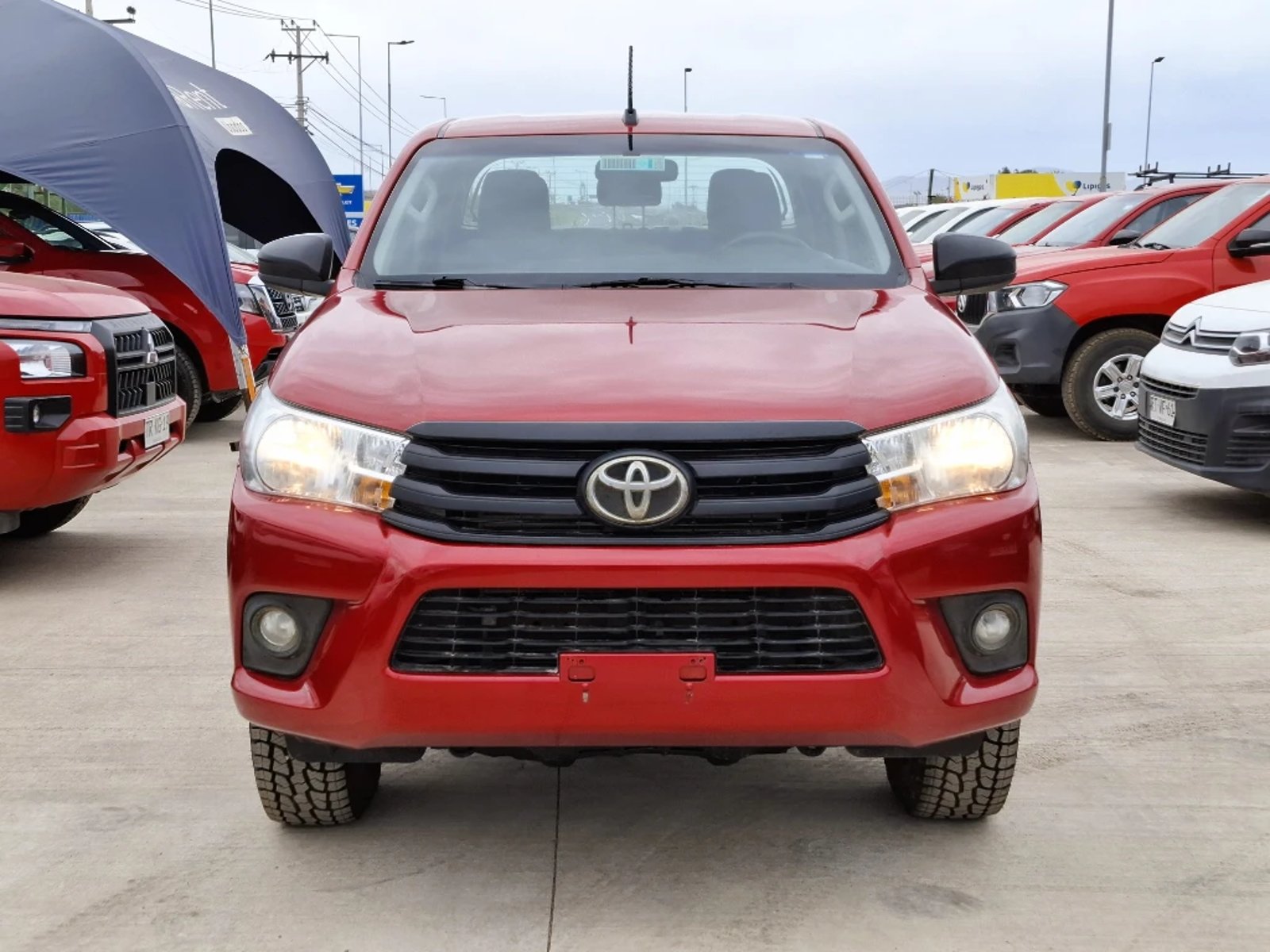 Toyota Hilux 2021 - Foto 2 de 20