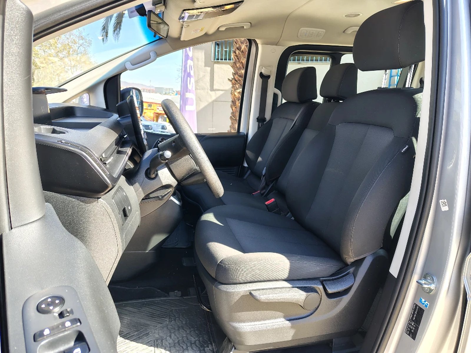 HYUNDAI STARIA FURGÓN 2024 - Imagen 16 de 20