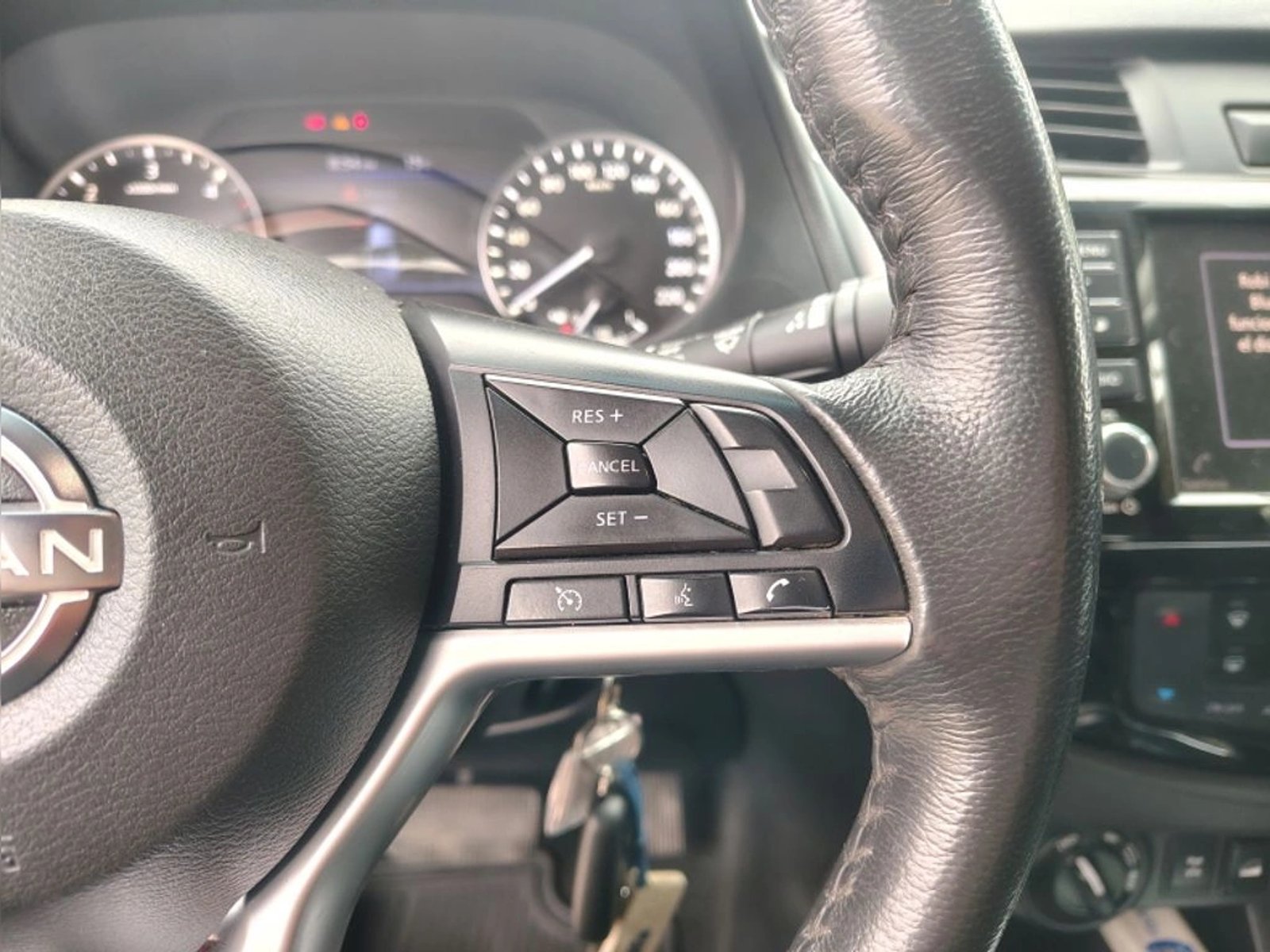 NISSAN NAVARA 2023 - Imagen 17 de 20
