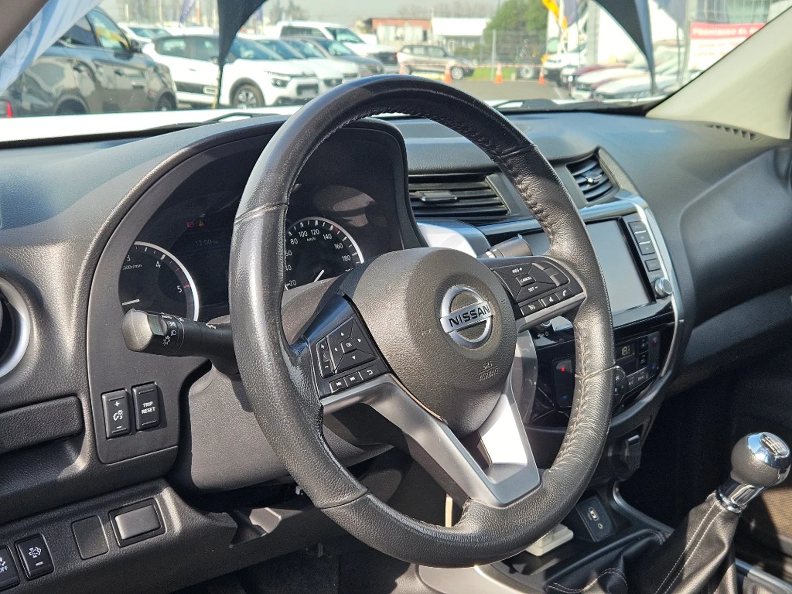 NISSAN NAVARA 2023 - Imagen 15 de 20