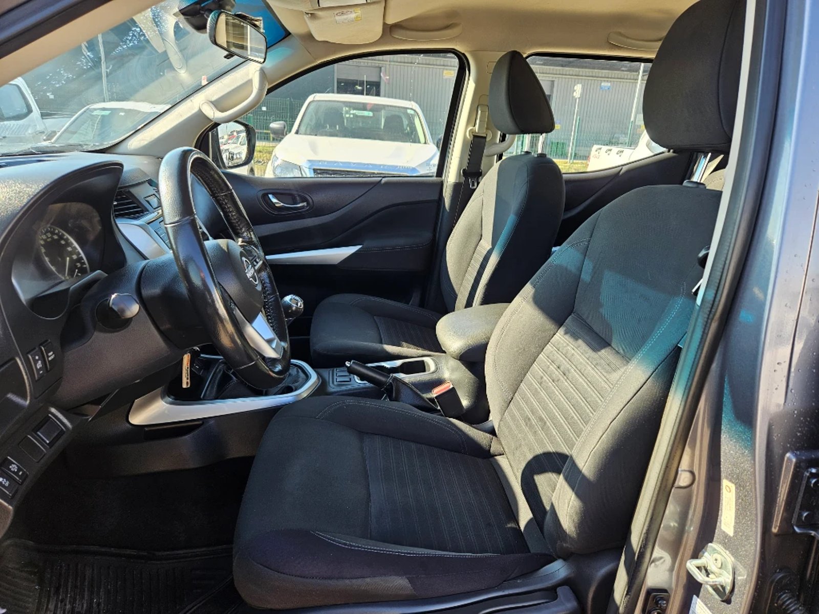 NISSAN NAVARA 2023 - Imagen 18 de 20