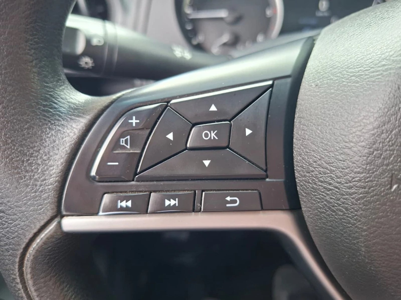 NISSAN NAVARA 2023 - Imagen 18 de 20