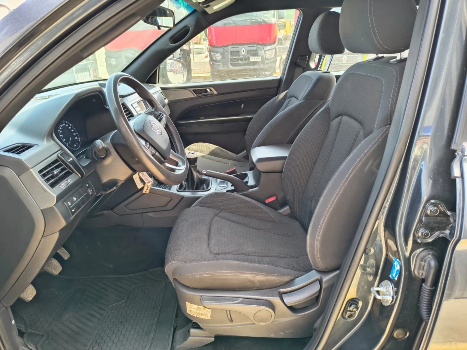 SsangYong Grand musso 2023 - Imagen 14 de 20