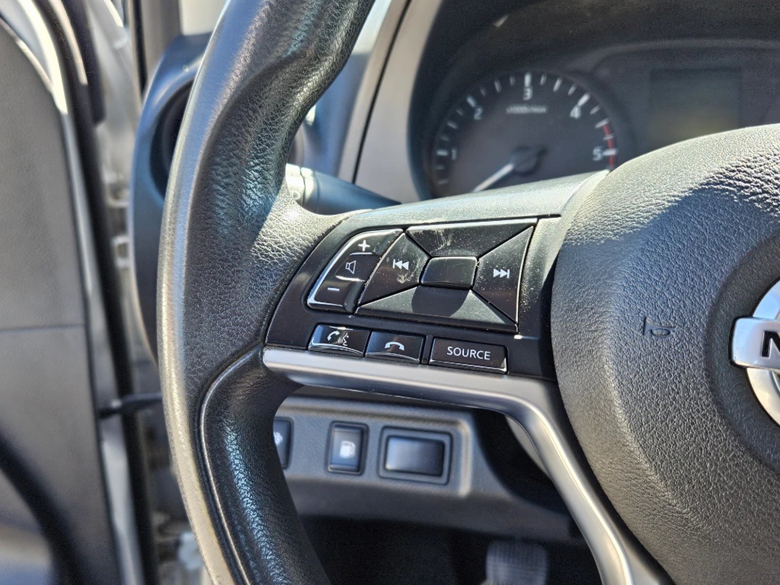 NISSAN NAVARA 2023 - Imagen 18 de 20