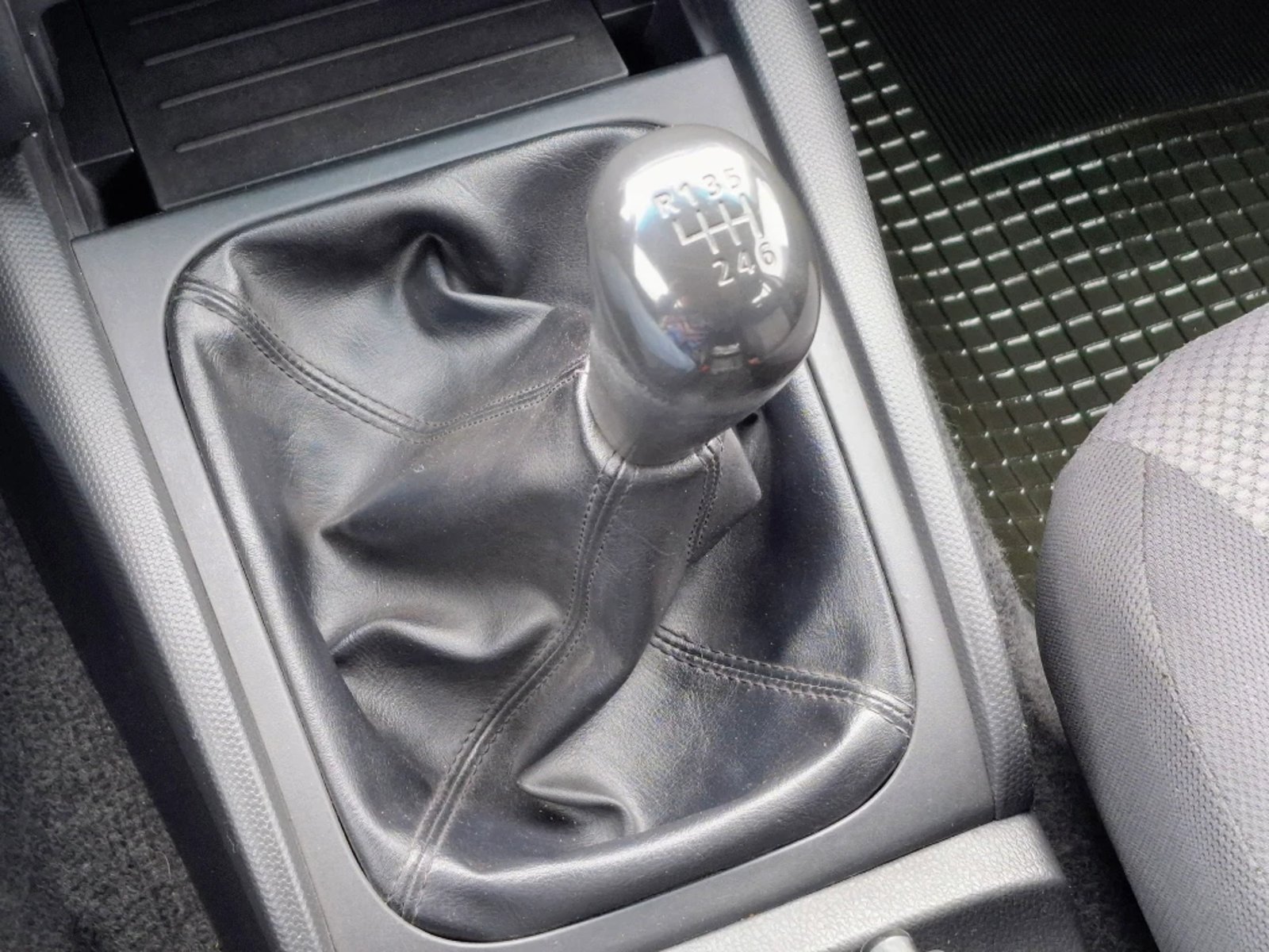 MITSUBISHI L200 2022 - Imagen 19 de 20