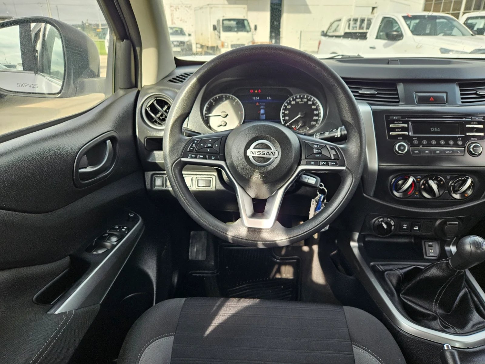 NISSAN NAVARA 2023 - Imagen 13 de 20