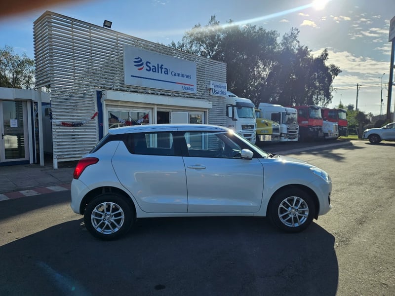Suzuki Swift 2023 - Imagen 4 de 20