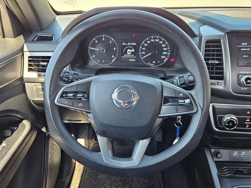 SsangYong Grand musso 2023 - Imagen 18 de 20