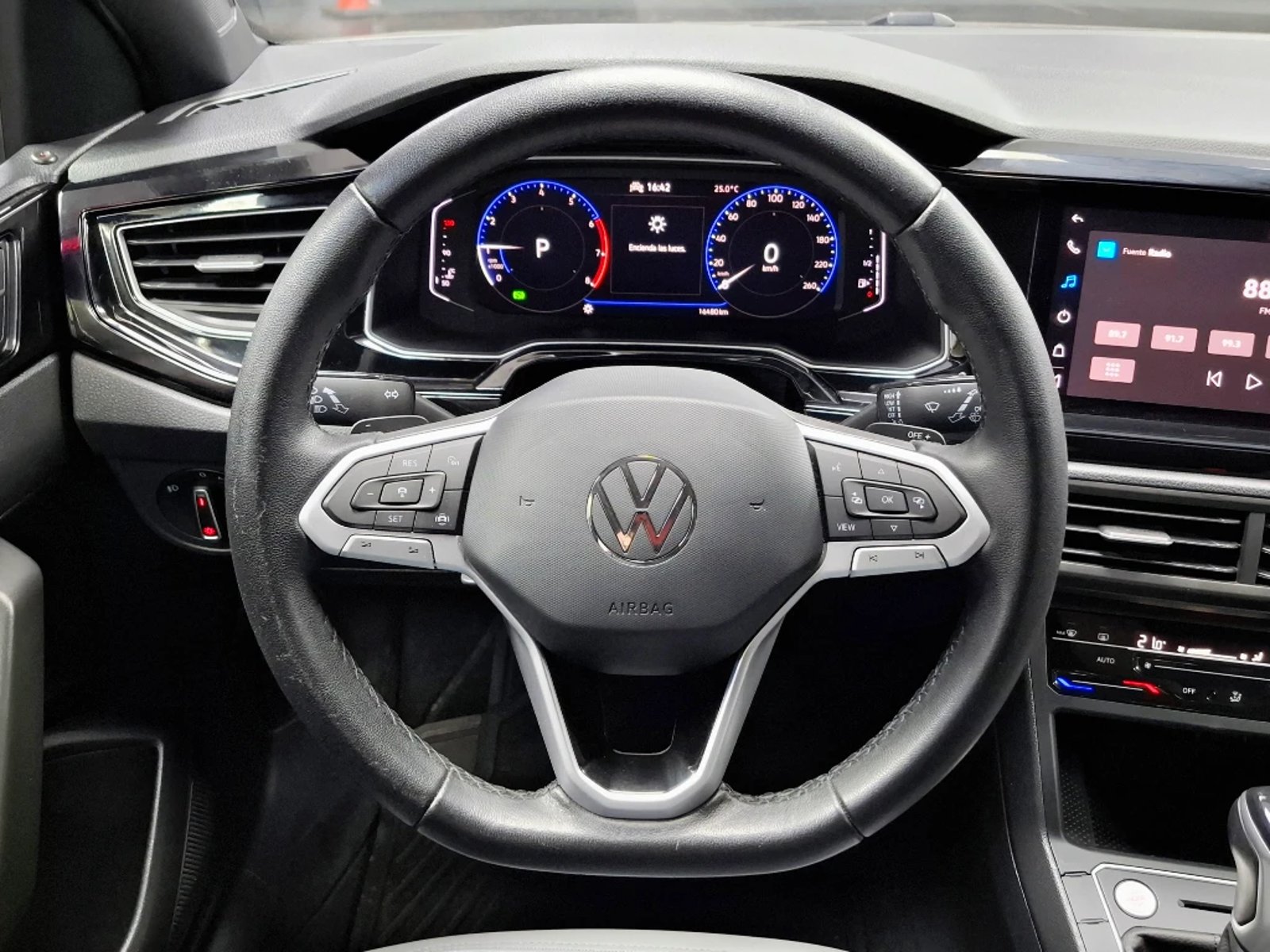 VOLKSWAGEN NIVUS 2024 - Imagen 13 de 20
