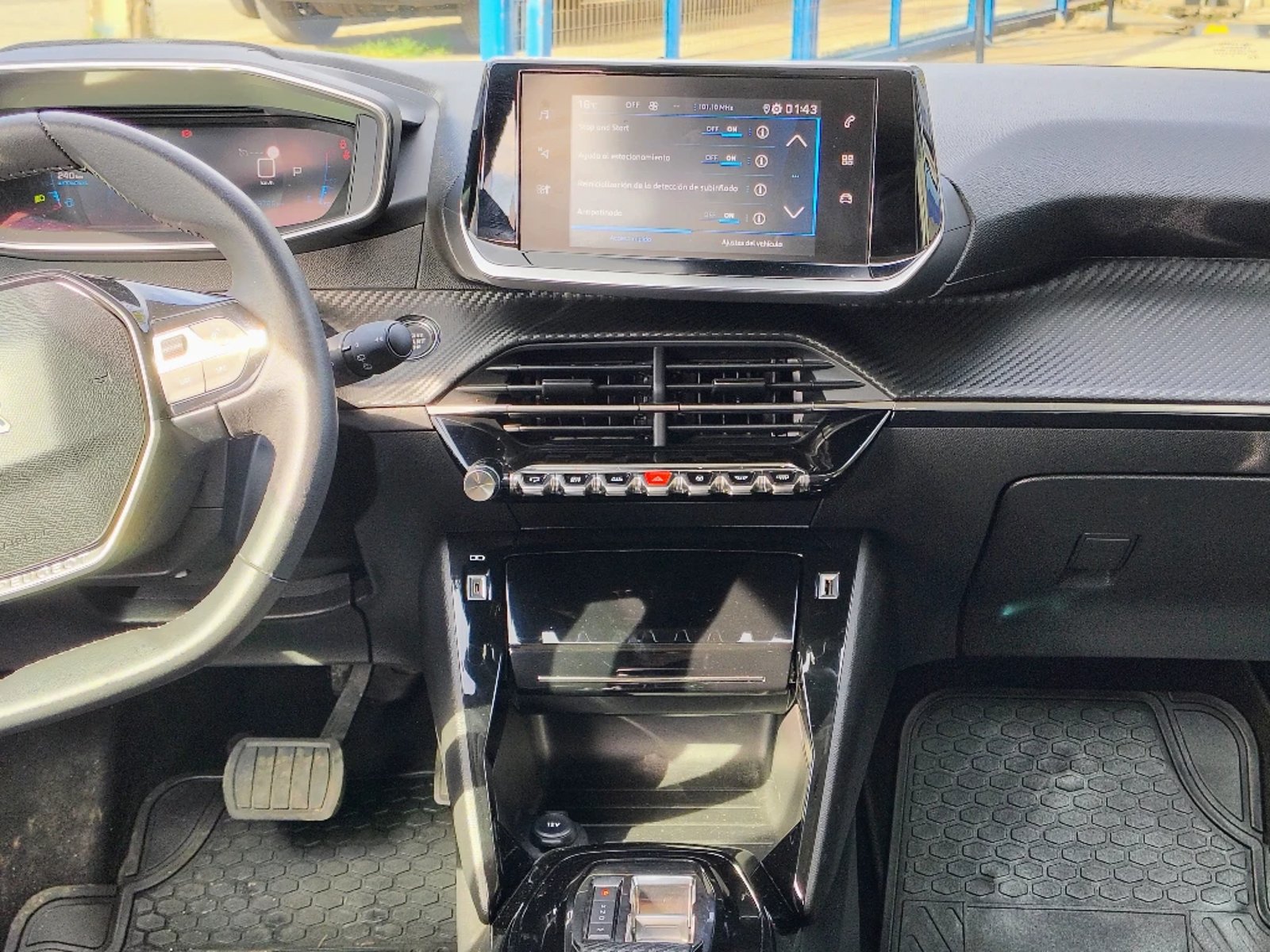PEUGEOT 208 2023 - Imagen 15 de 20