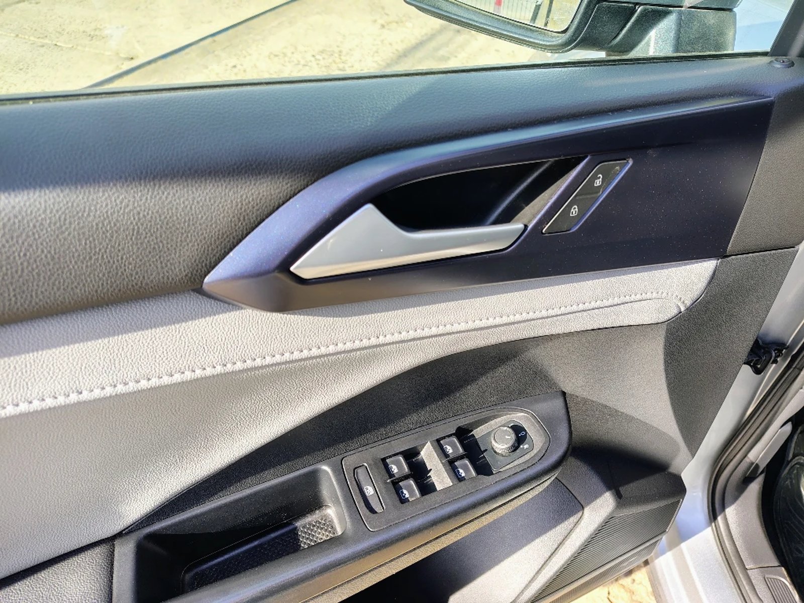 VOLKSWAGEN TAOS 2023 - Imagen 11 de 20