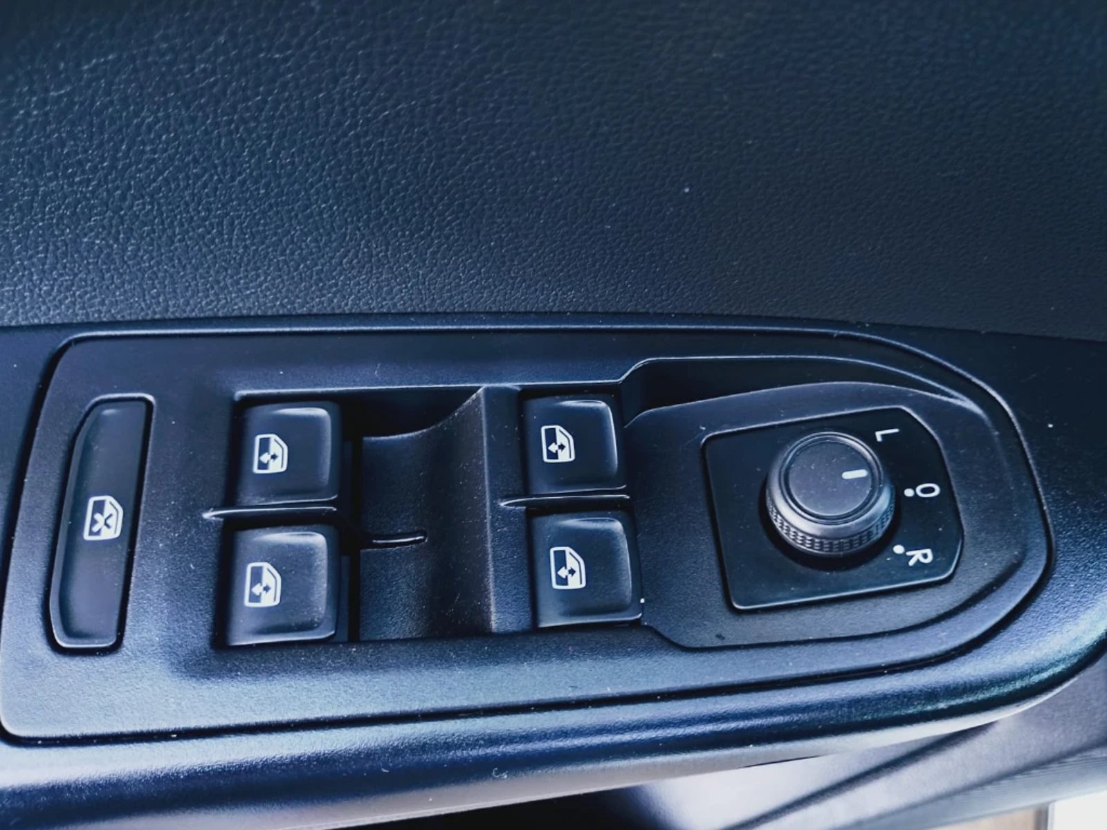 VOLKSWAGEN TAOS 2022 - Imagen 13 de 20