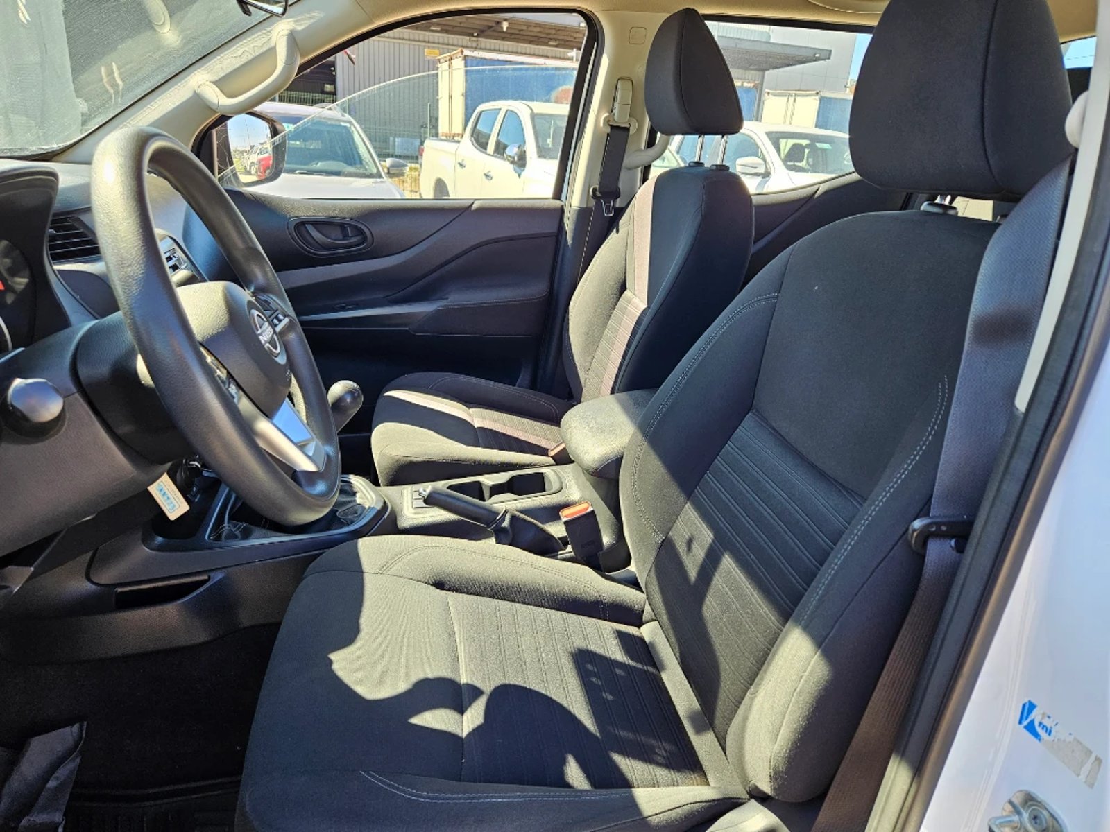 NISSAN NAVARA 2023 - Imagen 17 de 20