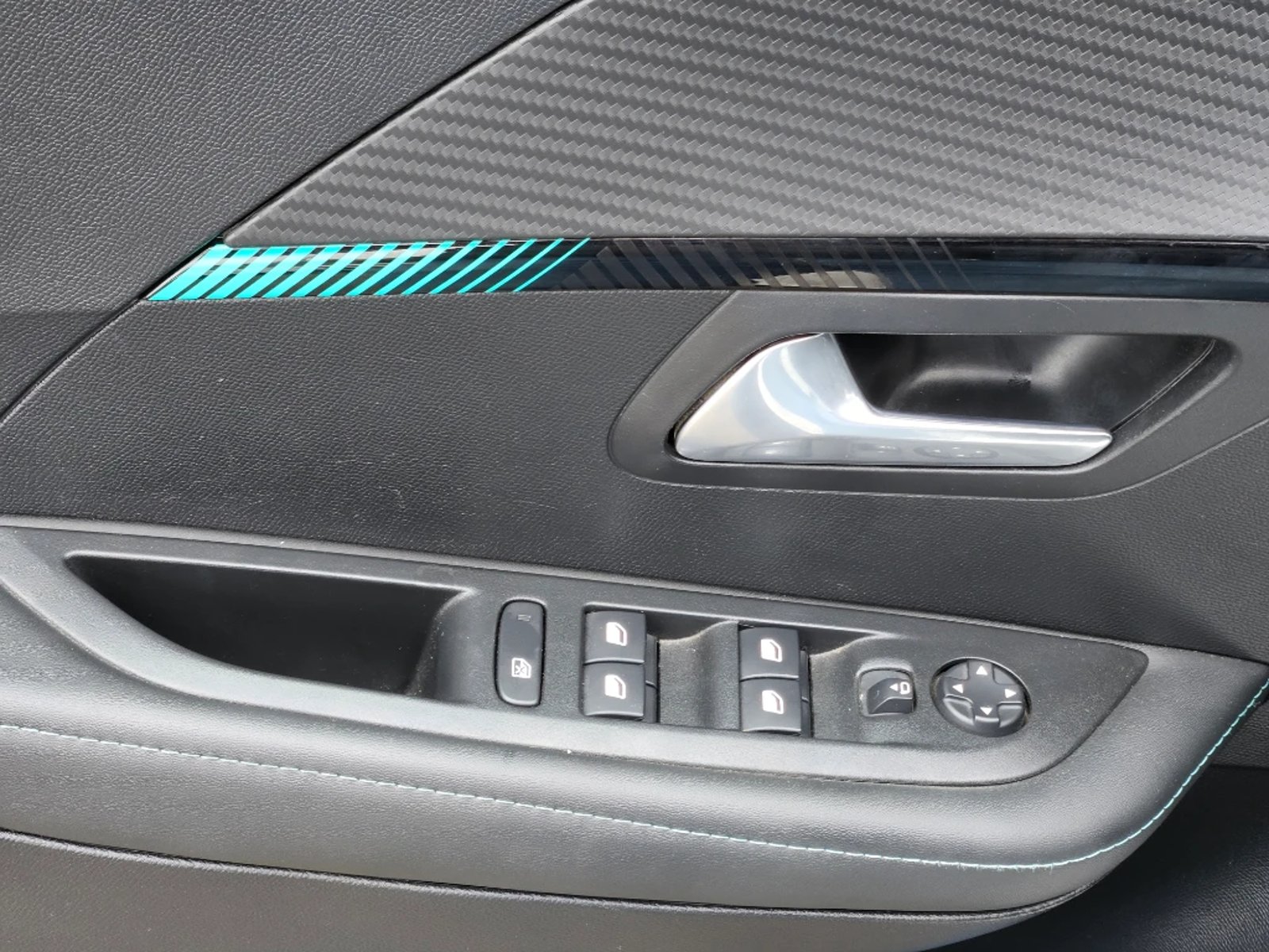 PEUGEOT 208 2023 - Imagen 16 de 20