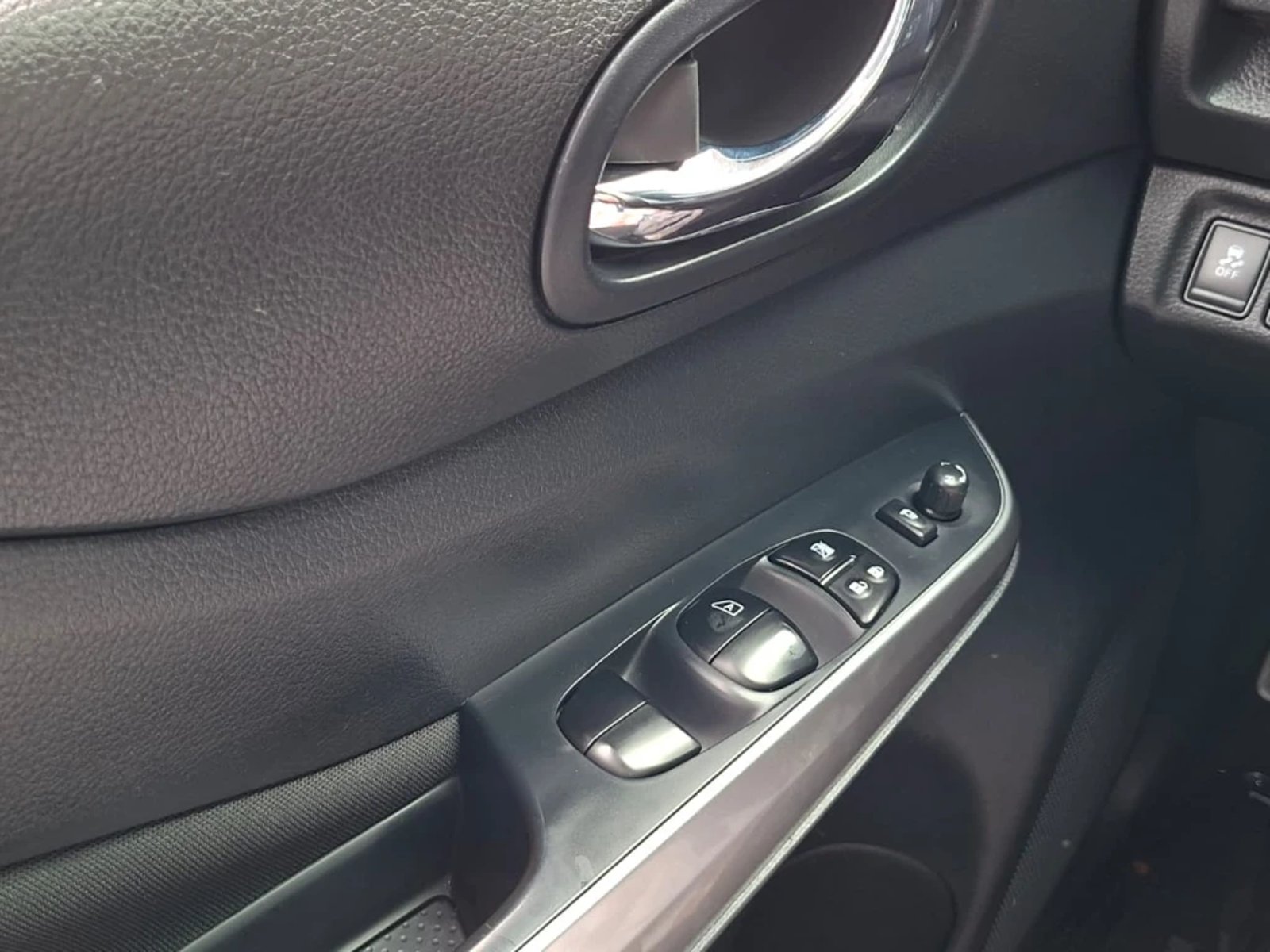 NISSAN NAVARA 2023 - Imagen 15 de 20