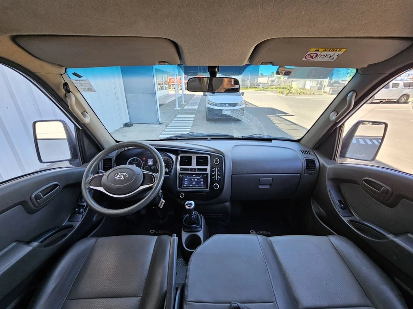 HYUNDAI PORTER 2023 - Imagen 14 de 20