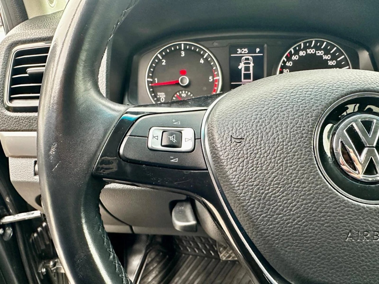 VOLKSWAGEN AMAROK 2023 - Imagen 18 de 20