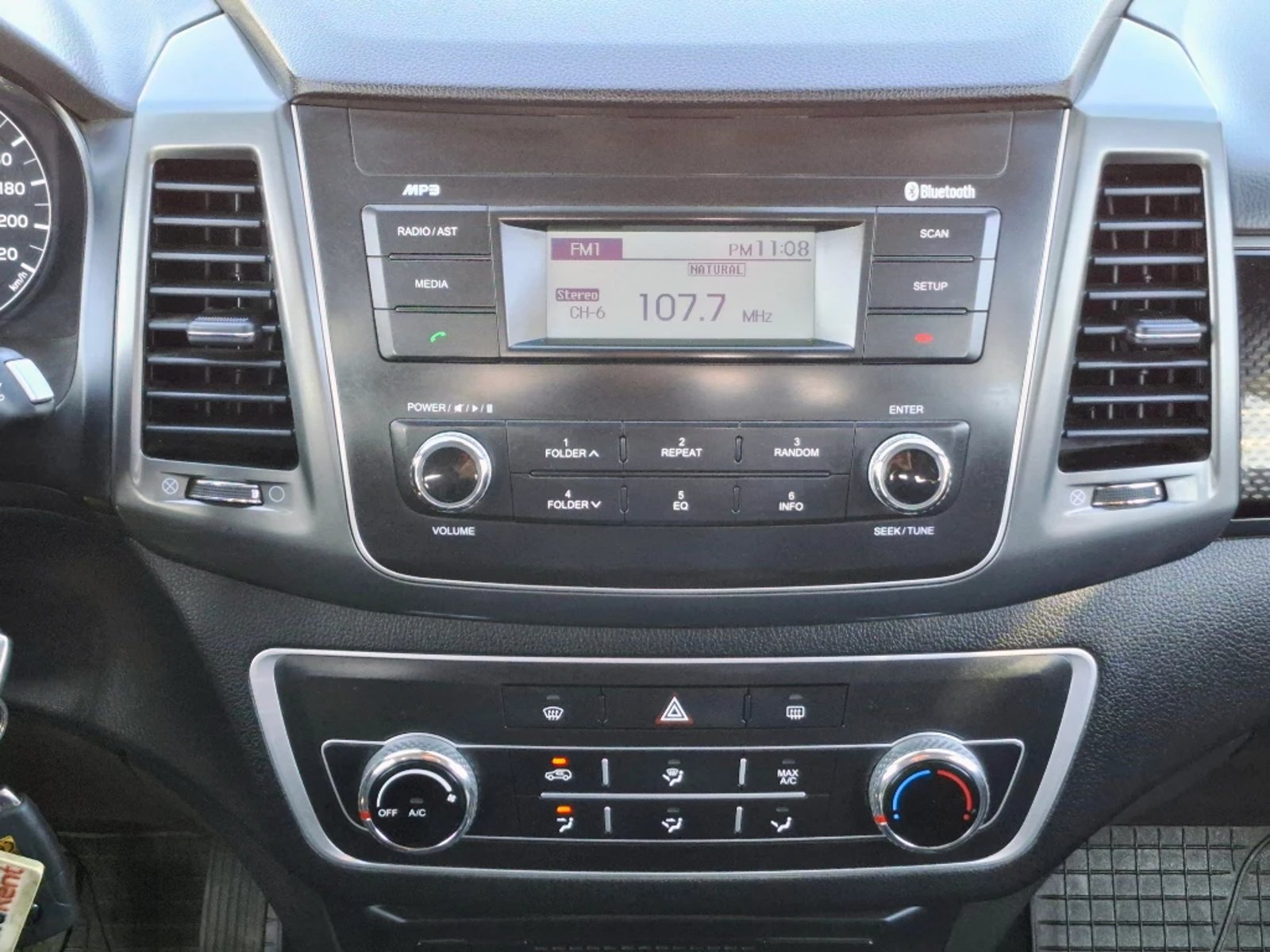 SsangYong Grand musso 2023 - Imagen 18 de 20