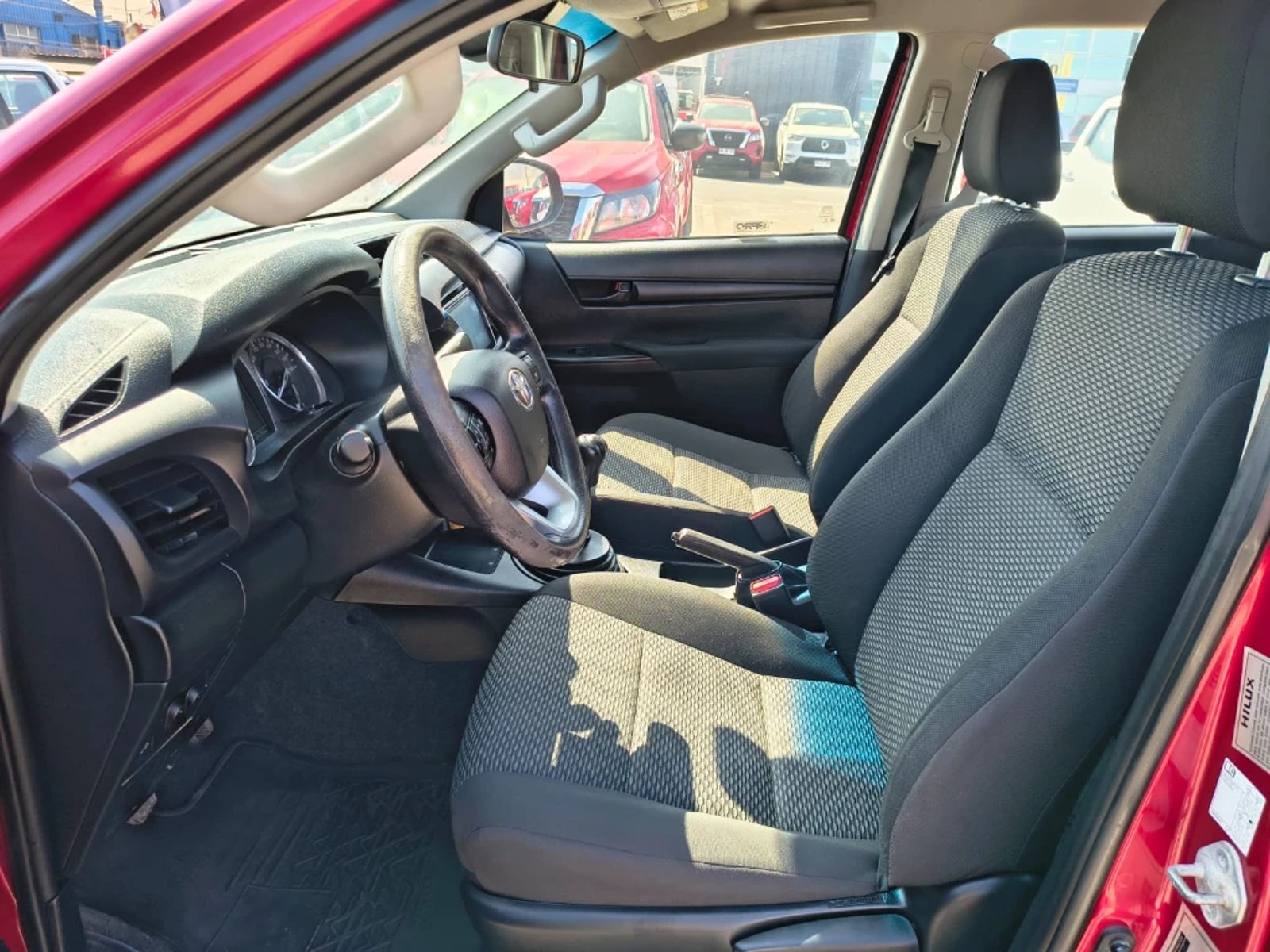 TOYOTA HILUX 2022 - Imagen 12 de 20