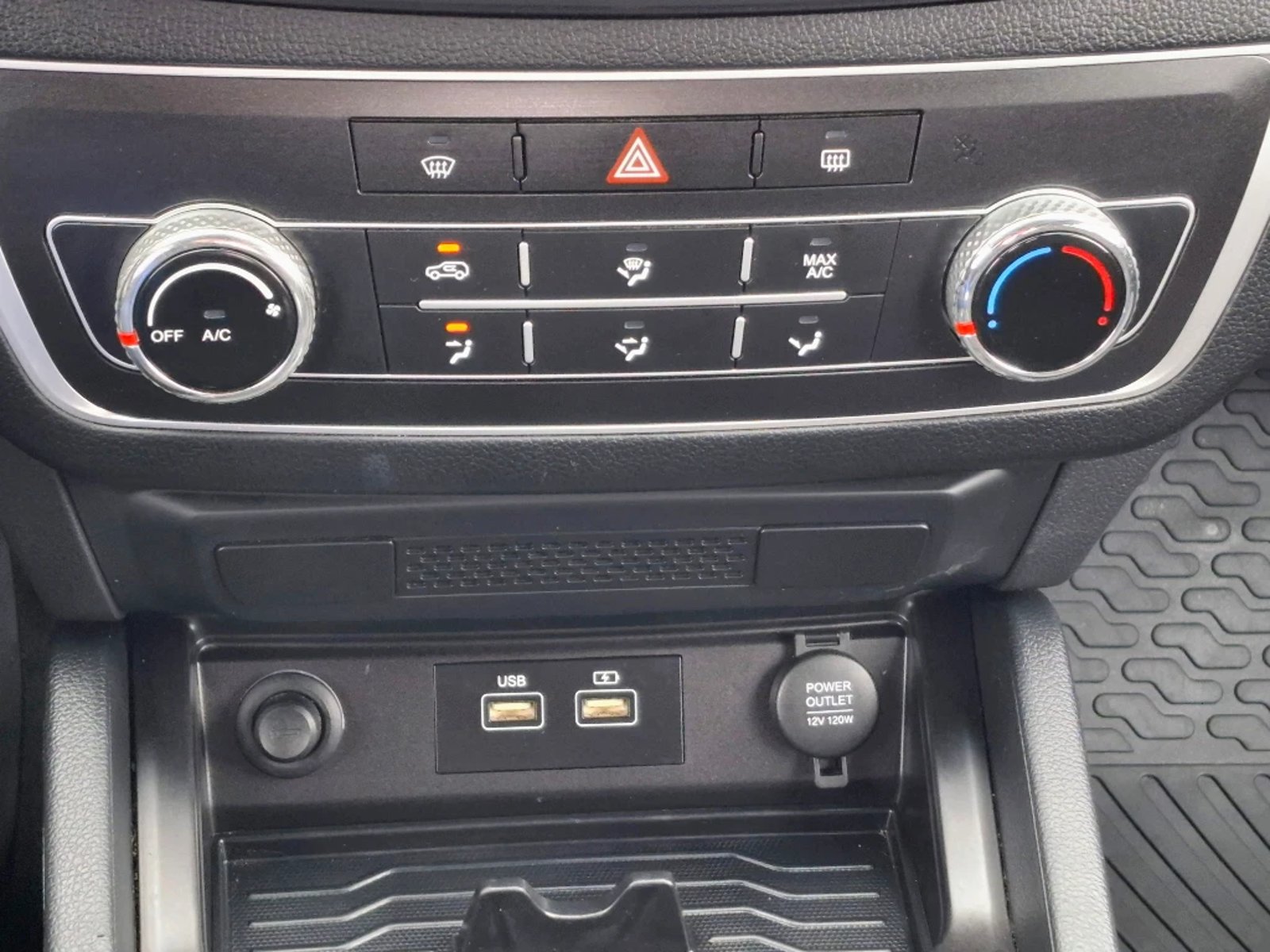 SSANGYONG GRAND MUSSO 2023 - Imagen 18 de 20