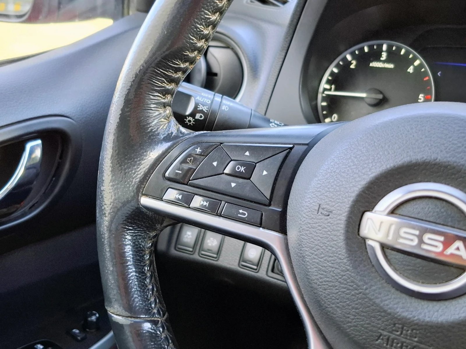 NISSAN NAVARA 2023 - Imagen 14 de 20