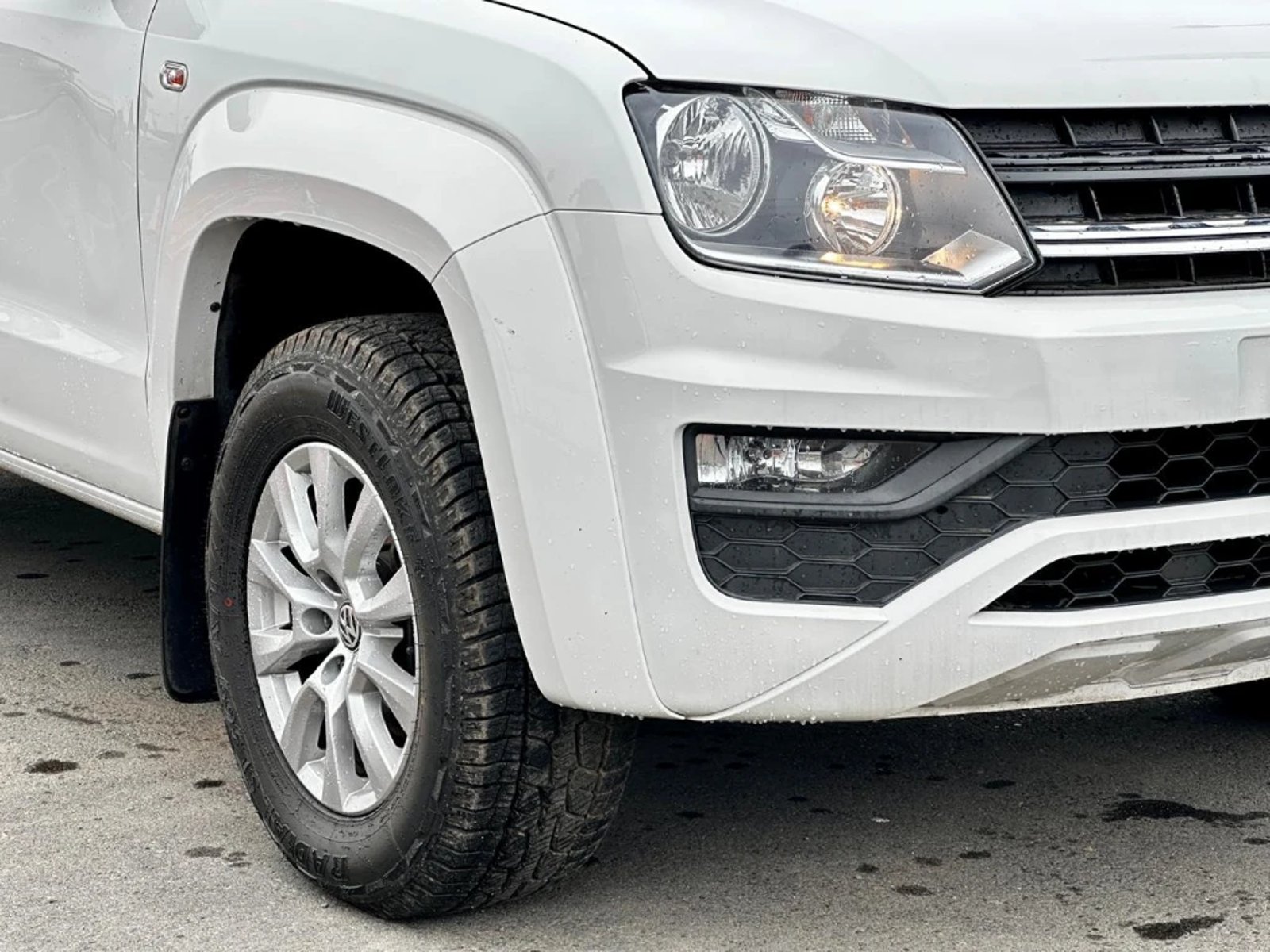 VOLKSWAGEN AMAROK 2023 - Imagen 12 de 20
