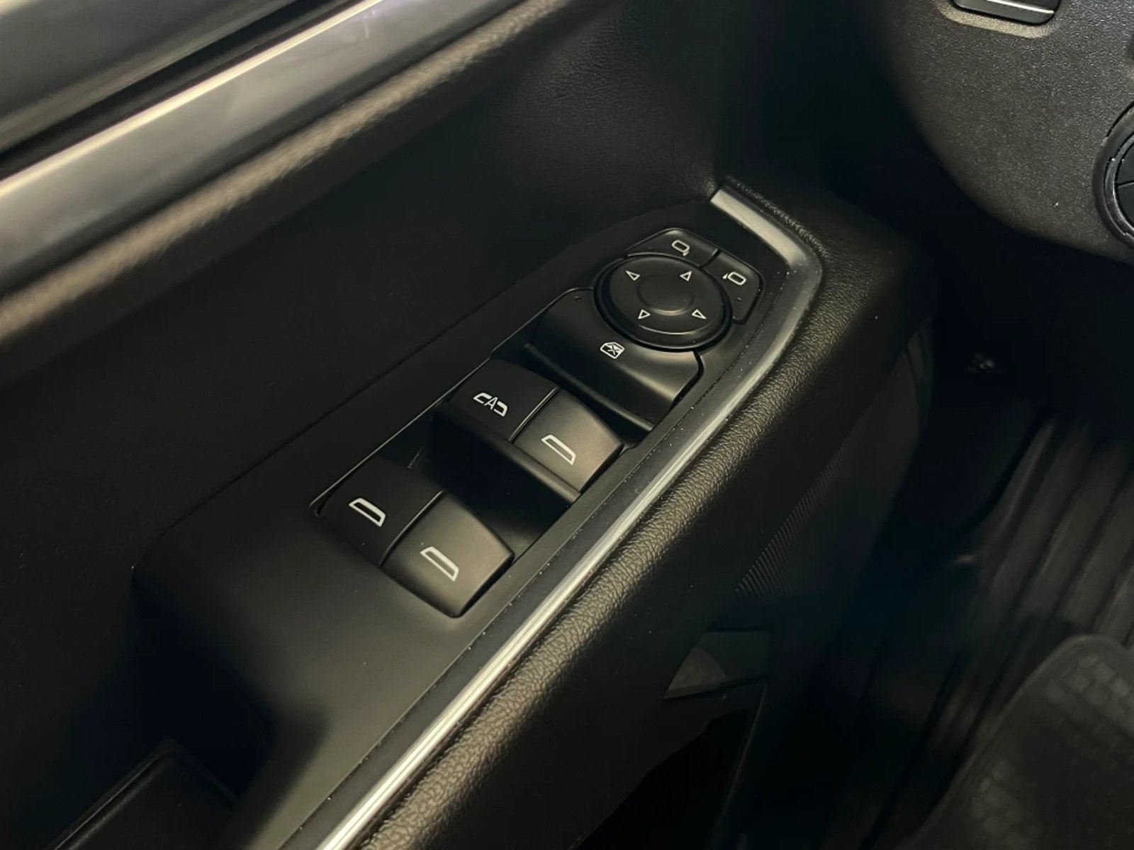 Chevrolet Silverado 2024 - Imagen 13 de 19