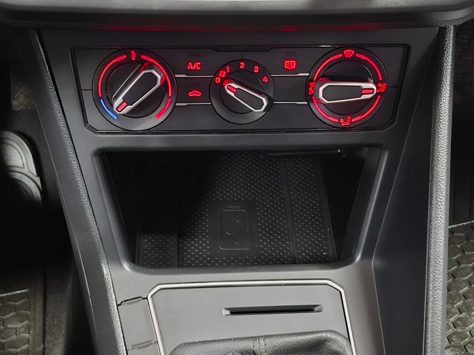 VOLKSWAGEN NIVUS 2024 - Imagen 19 de 20