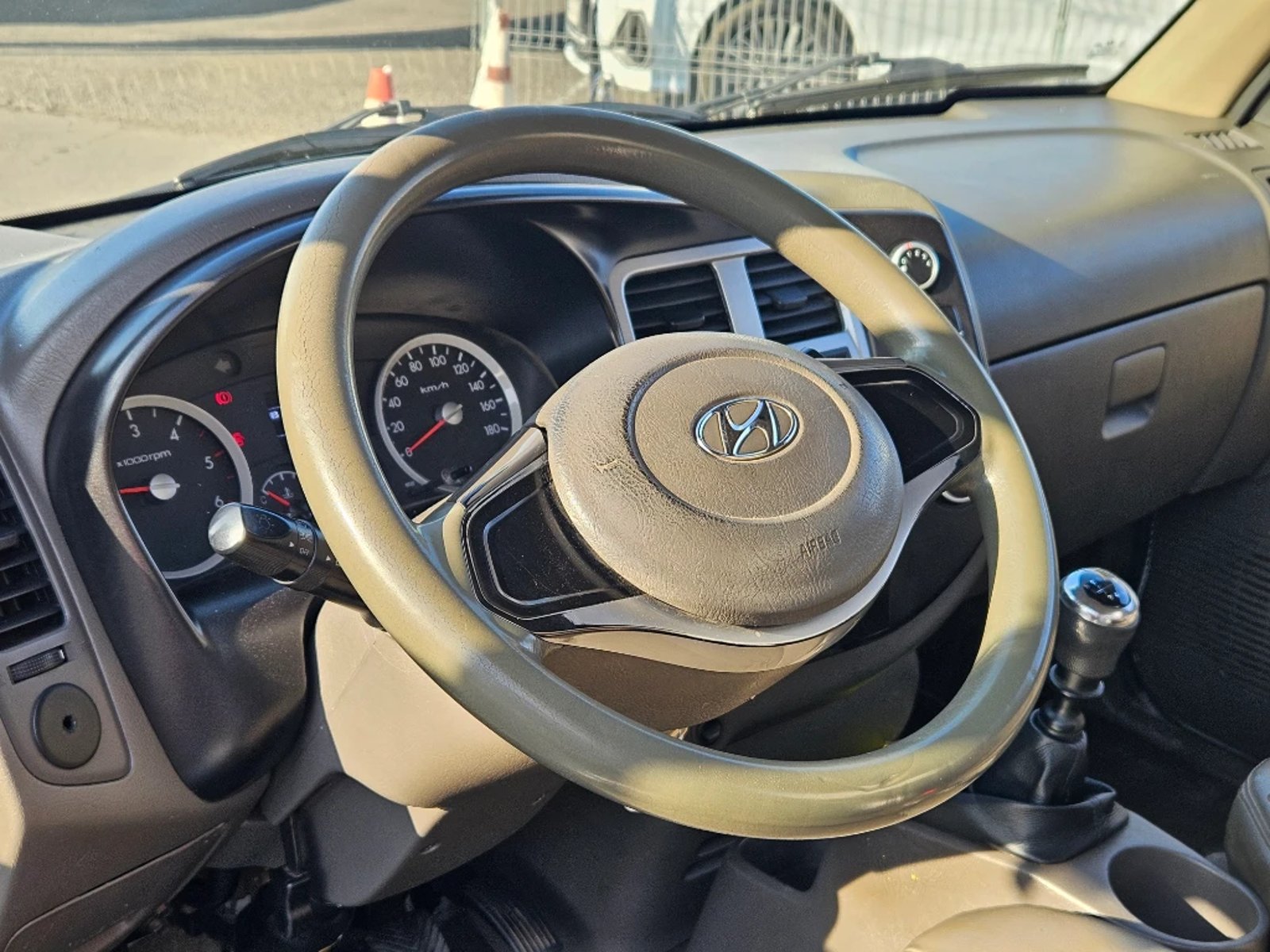 HYUNDAI PORTER 2022 - Imagen 12 de 20