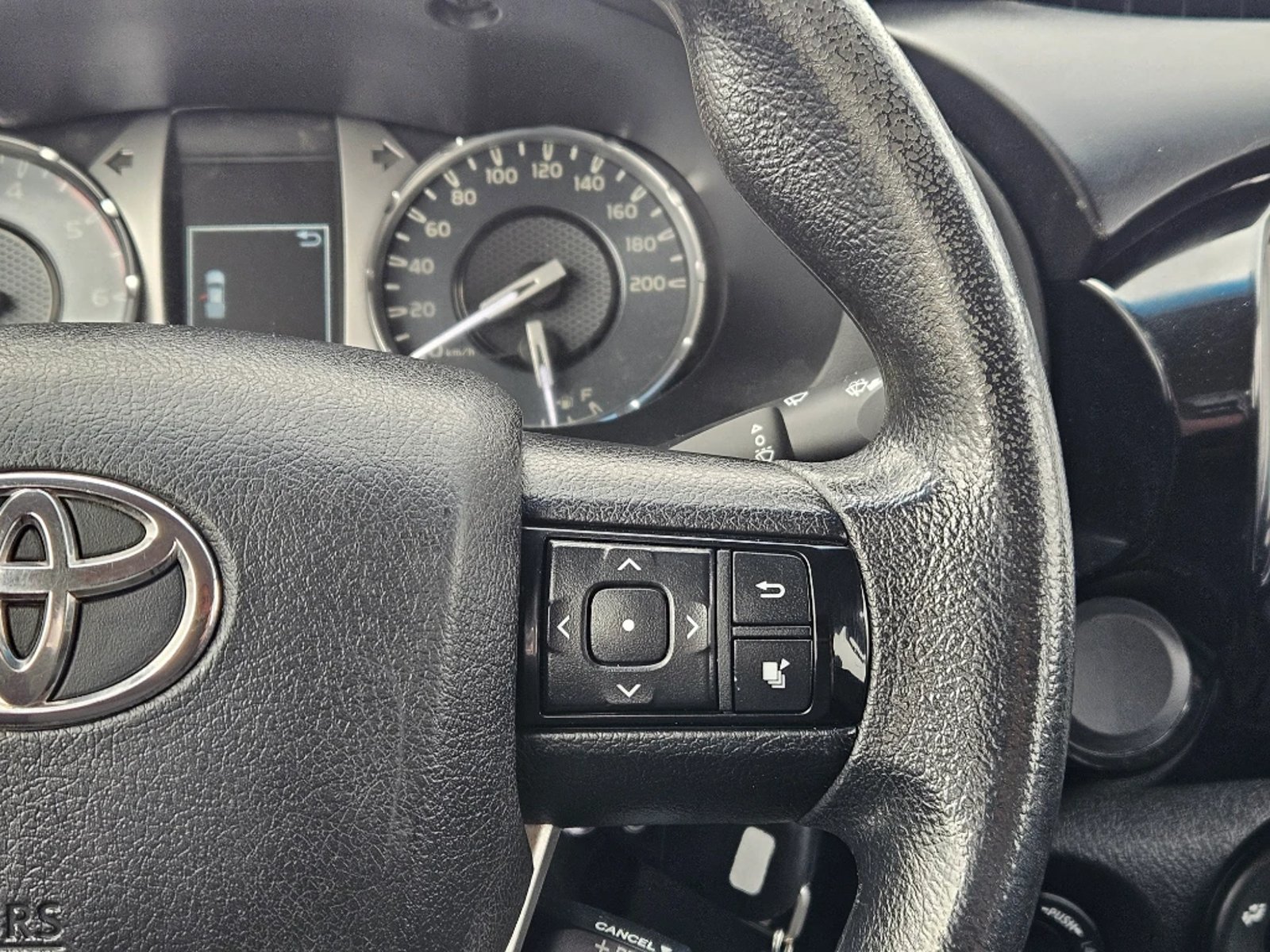 Toyota Hilux 2023 - Imagen 18 de 20