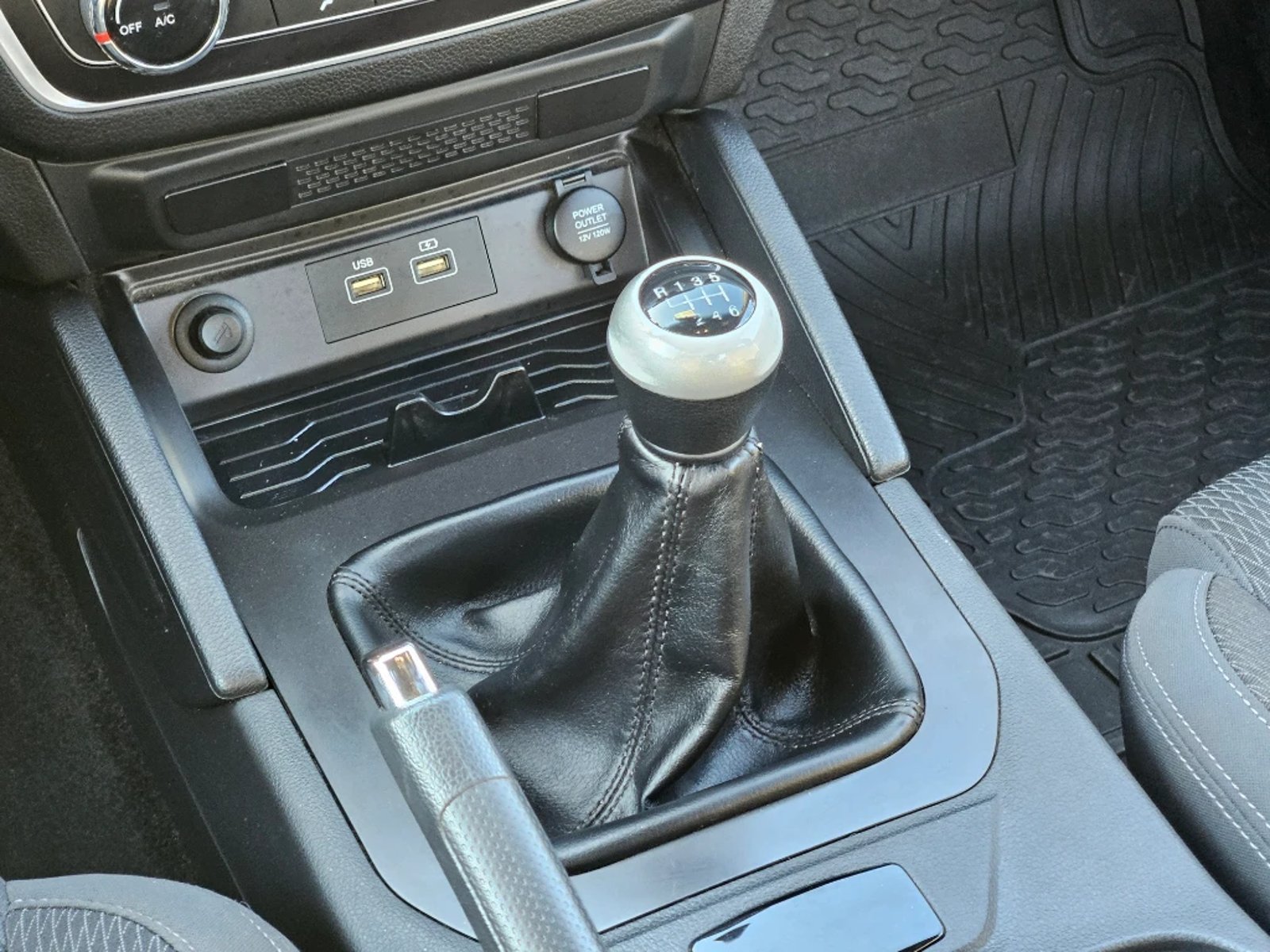 SSANGYONG GRAND MUSSO 2023 - Imagen 12 de 20